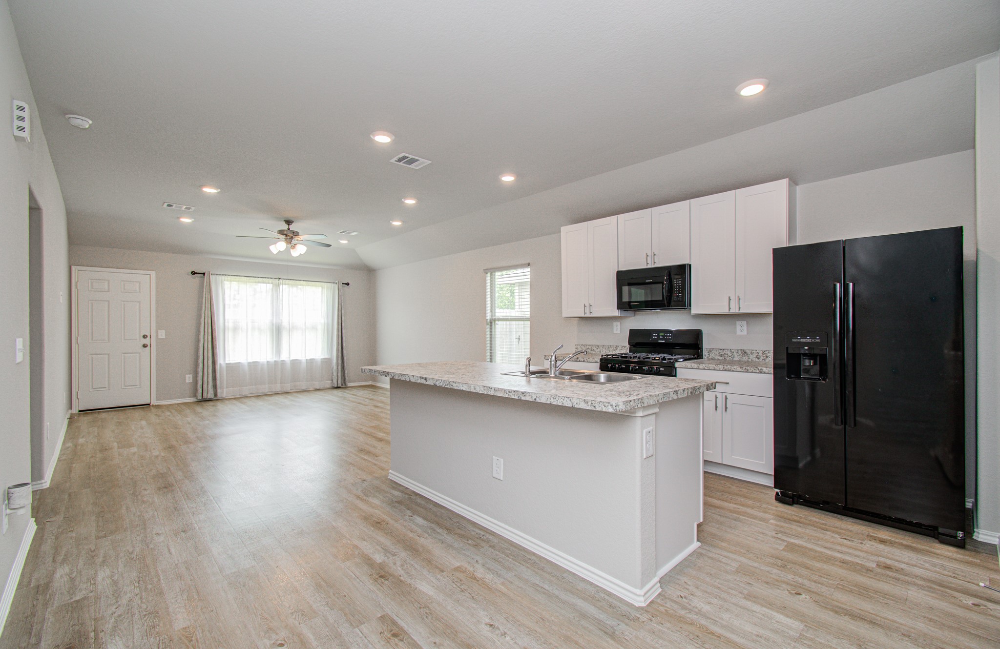 2030 Brixham Bluff Lane Property Photo 4