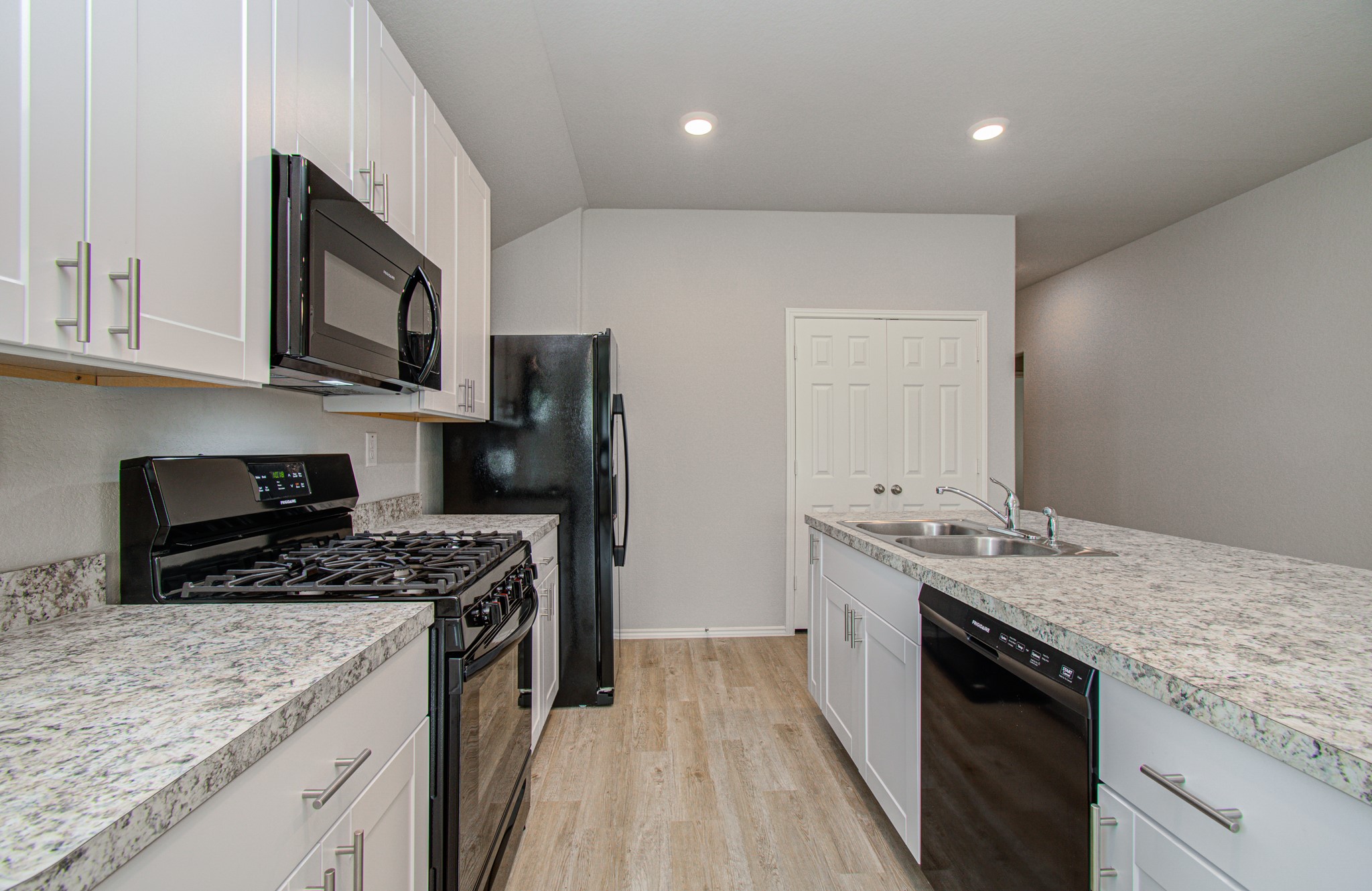 2030 Brixham Bluff Lane Property Photo 7