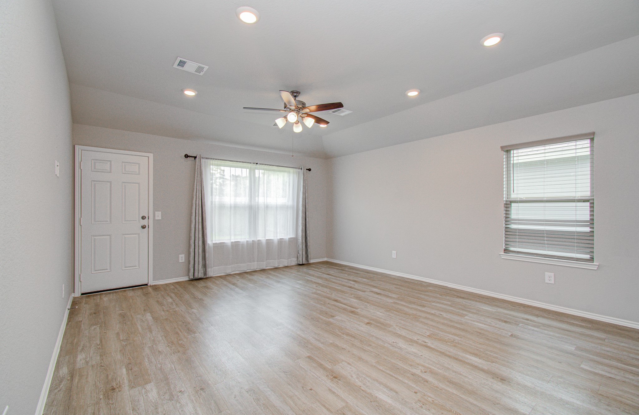 2030 Brixham Bluff Lane Property Photo 8