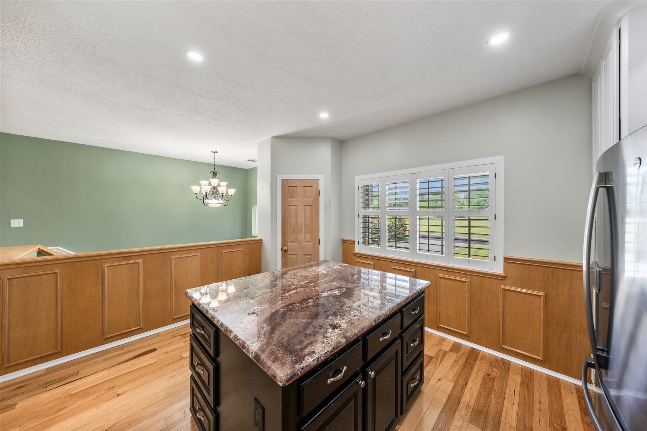 12498 Lake Vista Drive Property Photo 7