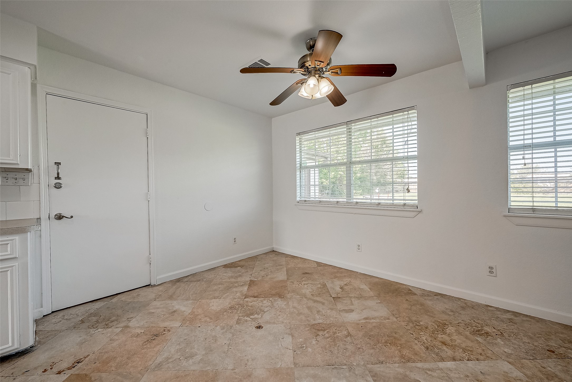 2607 Charles Lane Property Photo 11