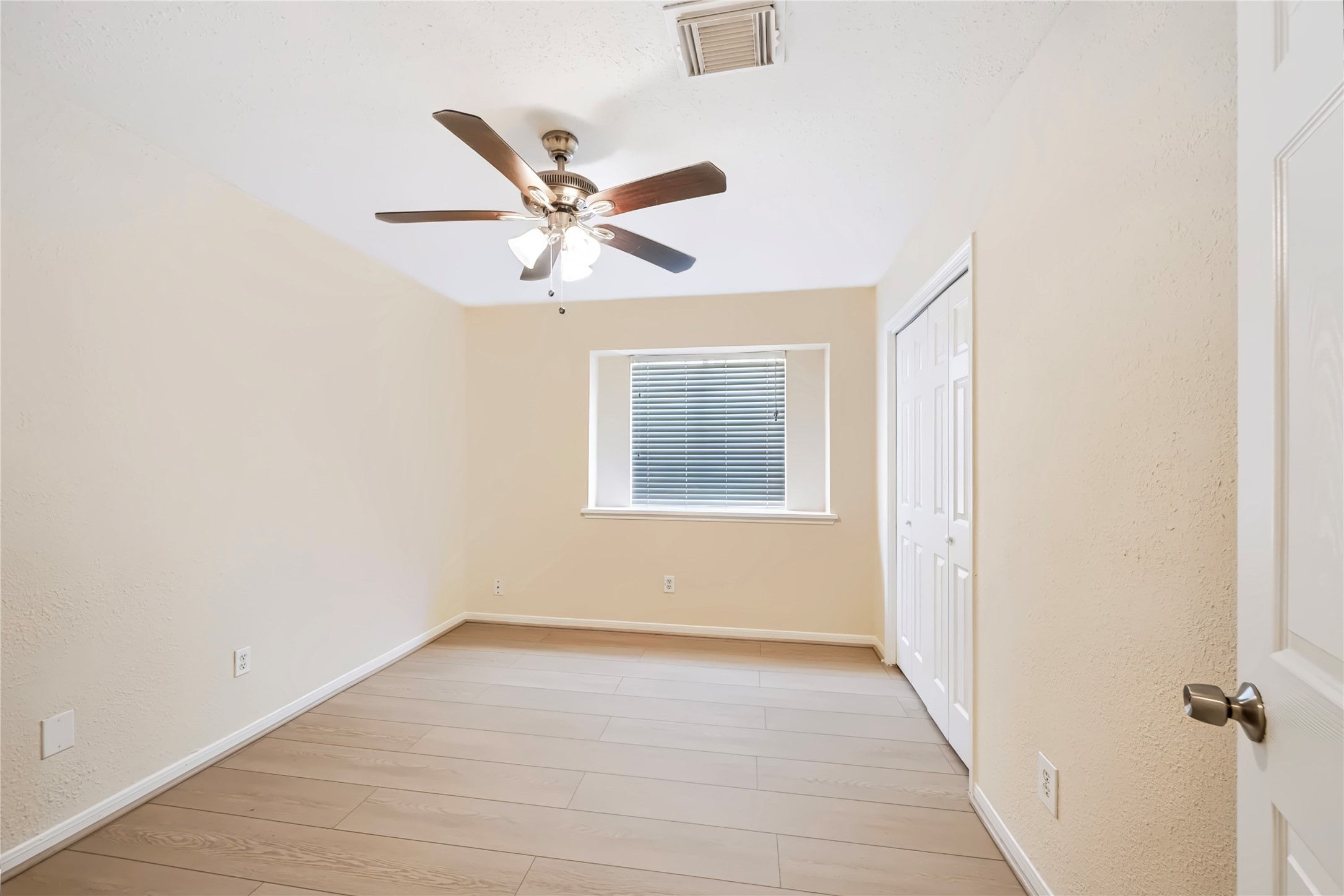 930 Mesa Terrace Drive Property Photo 14