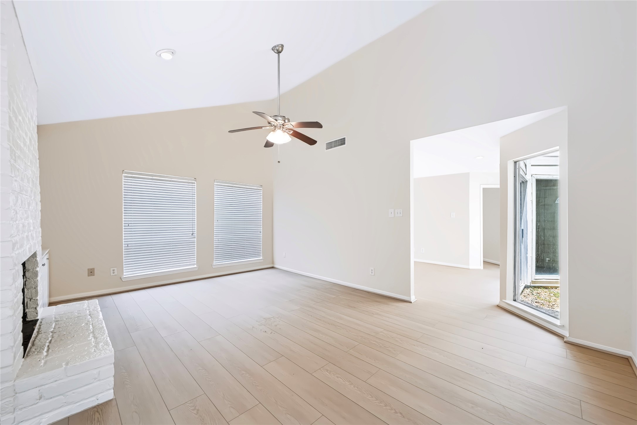 930 Mesa Terrace Drive Property Photo 25