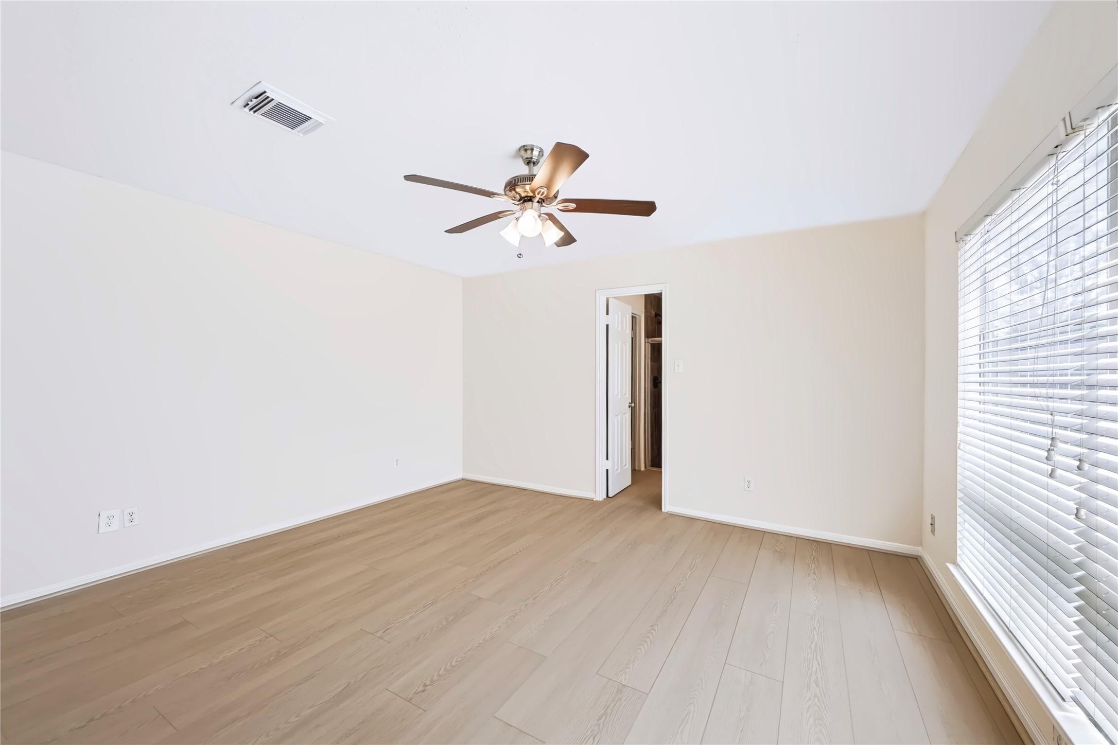 930 Mesa Terrace Drive Property Photo 28