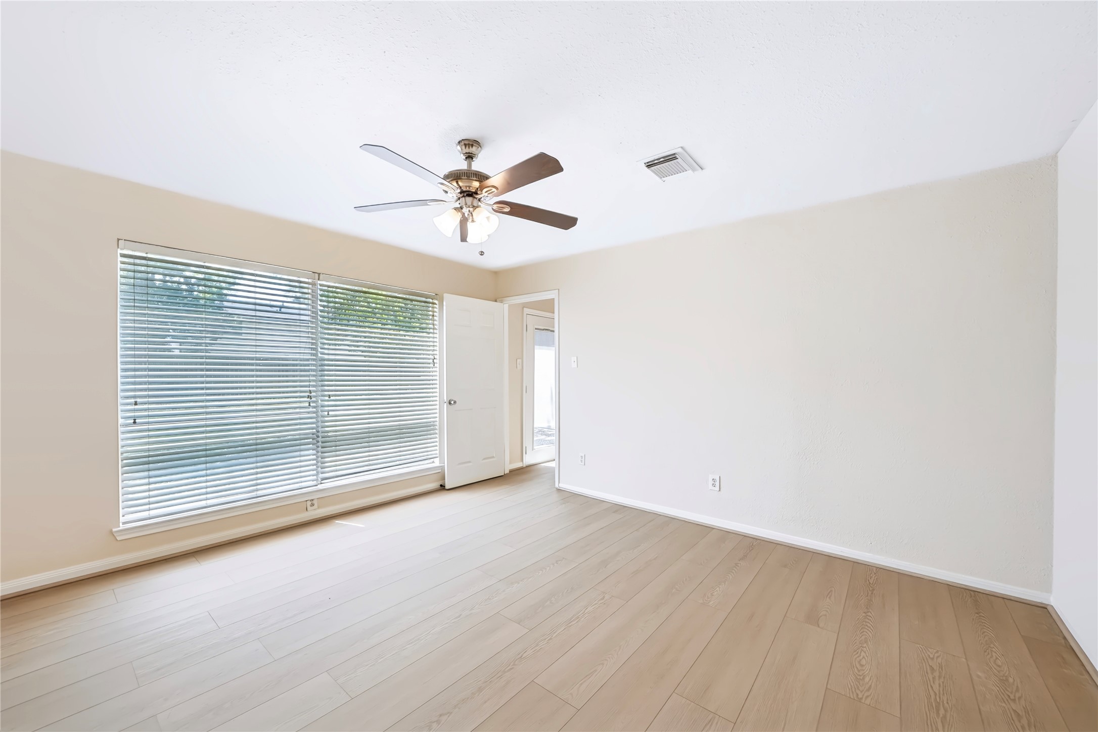 930 Mesa Terrace Drive Property Photo 29