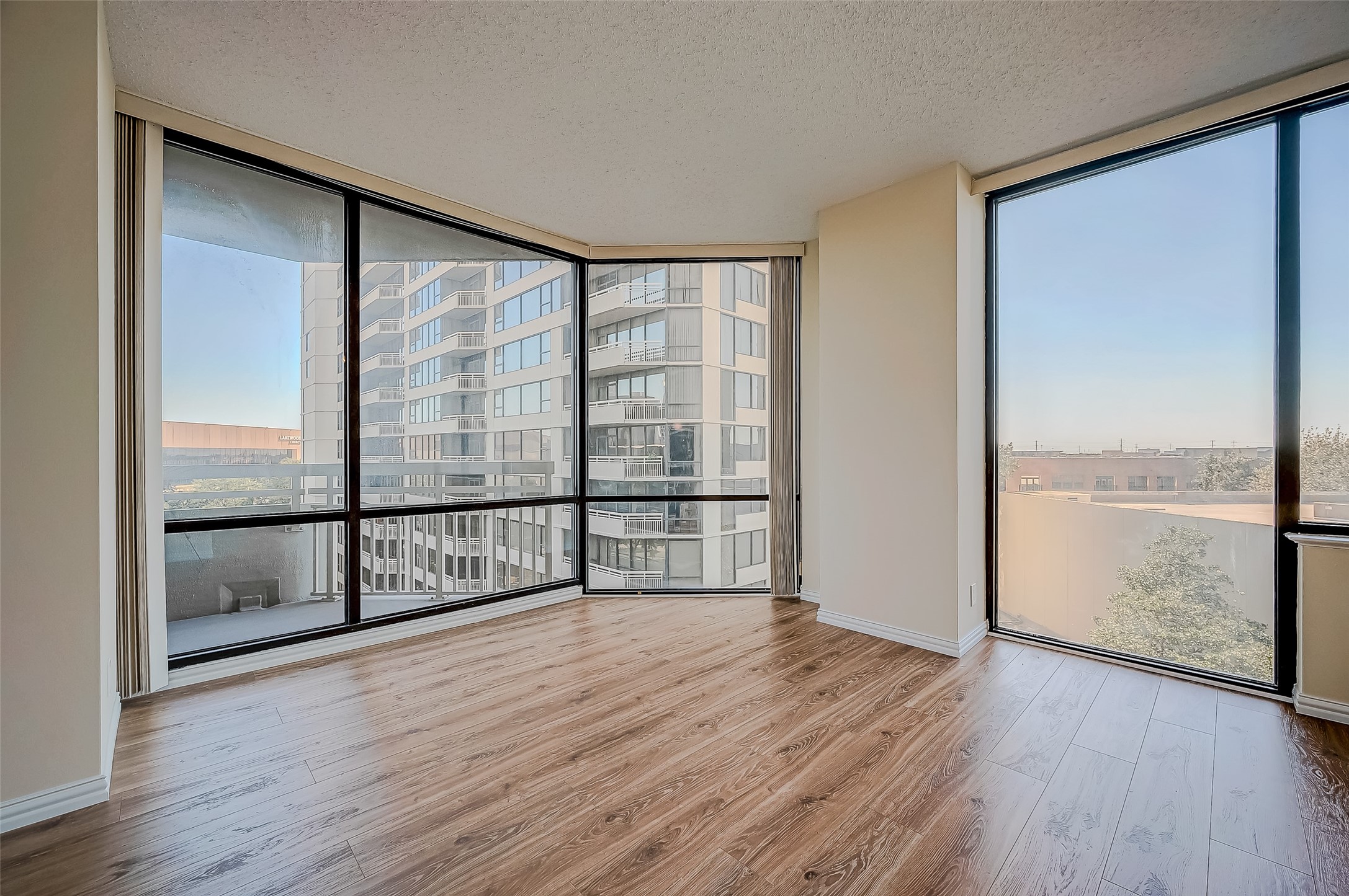 14 Greenway Plaza 6p Property Photo 3