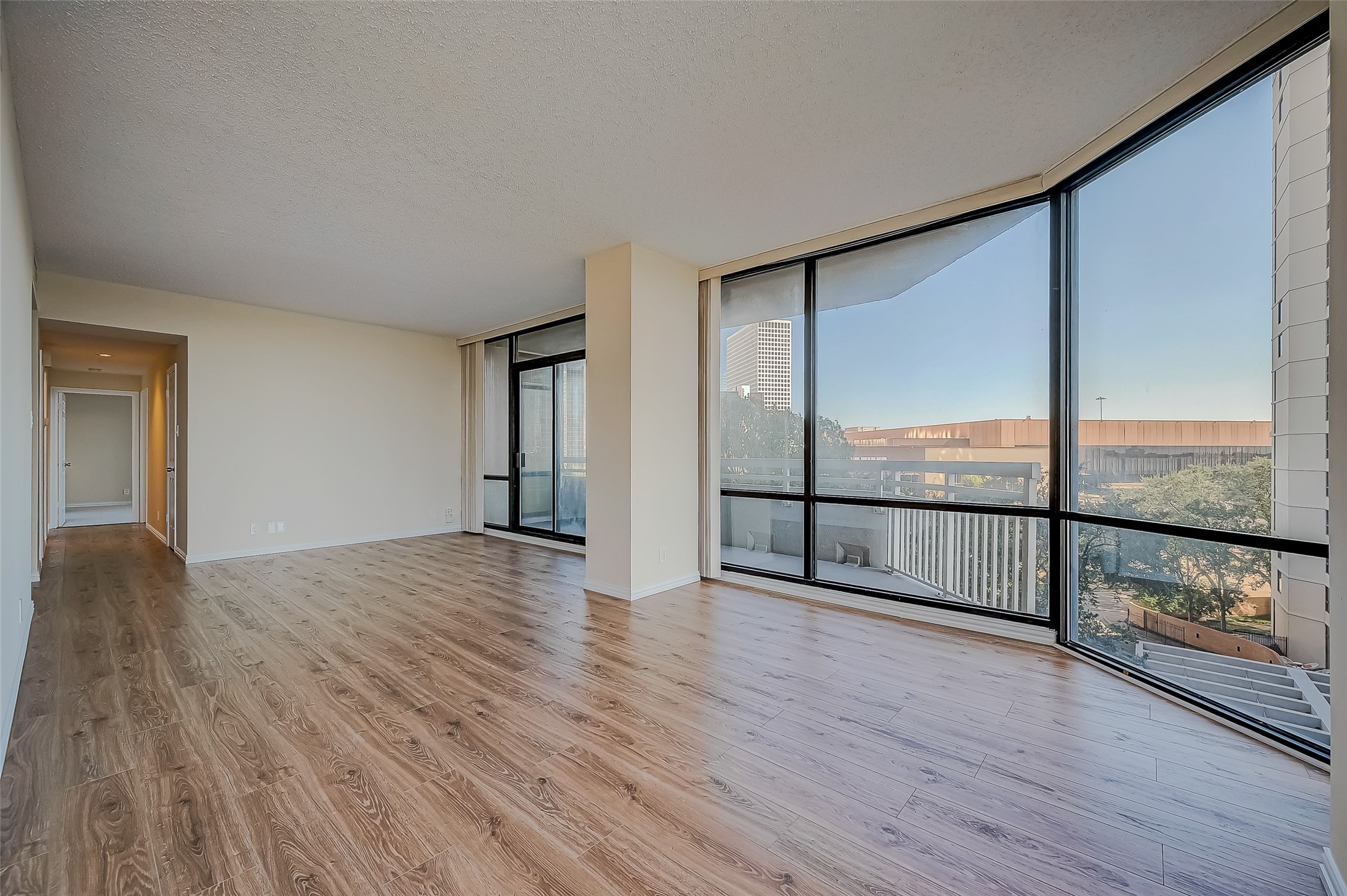 14 Greenway Plaza 6p Property Photo 7