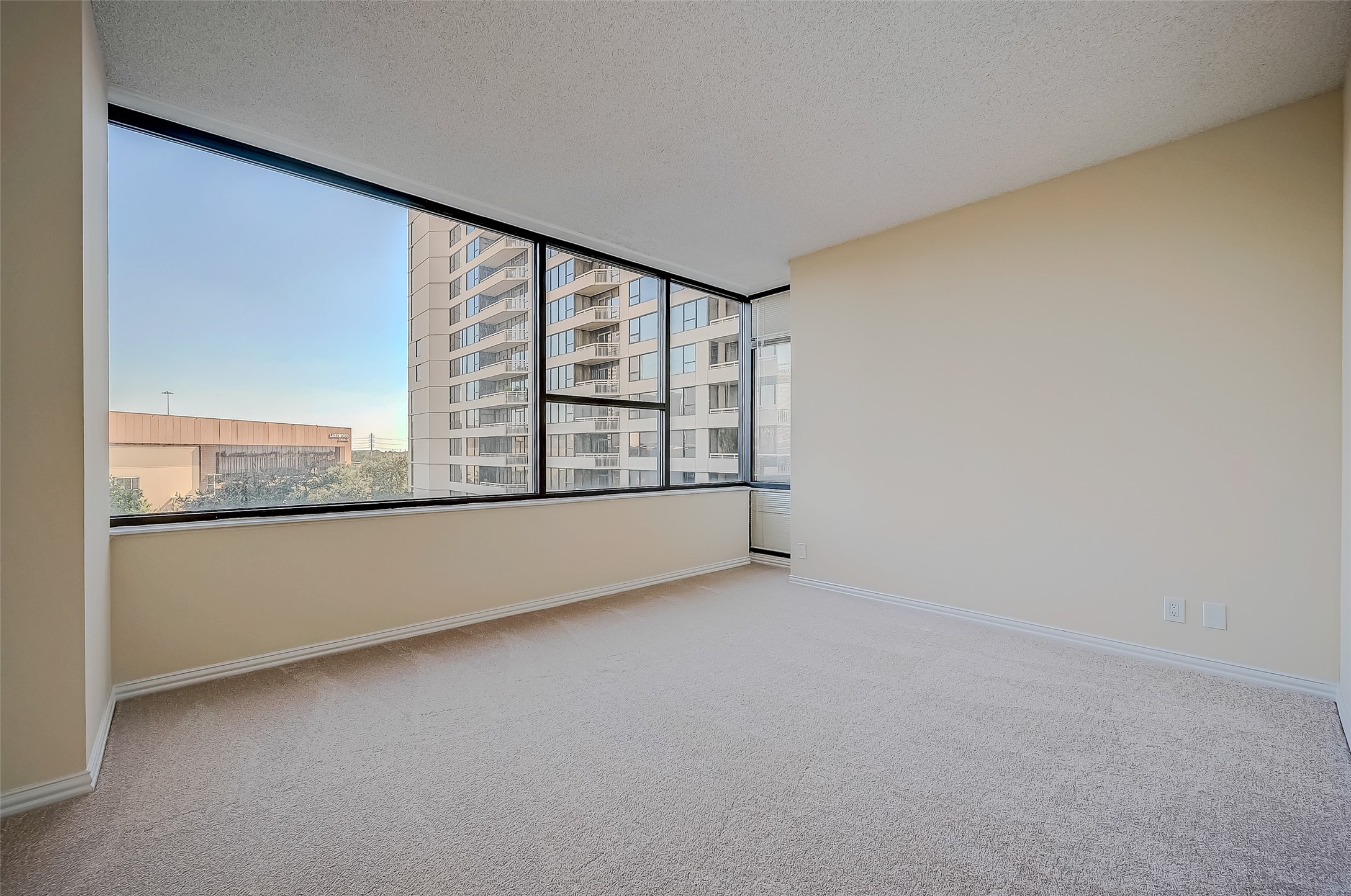 14 Greenway Plaza 6p Property Photo 17
