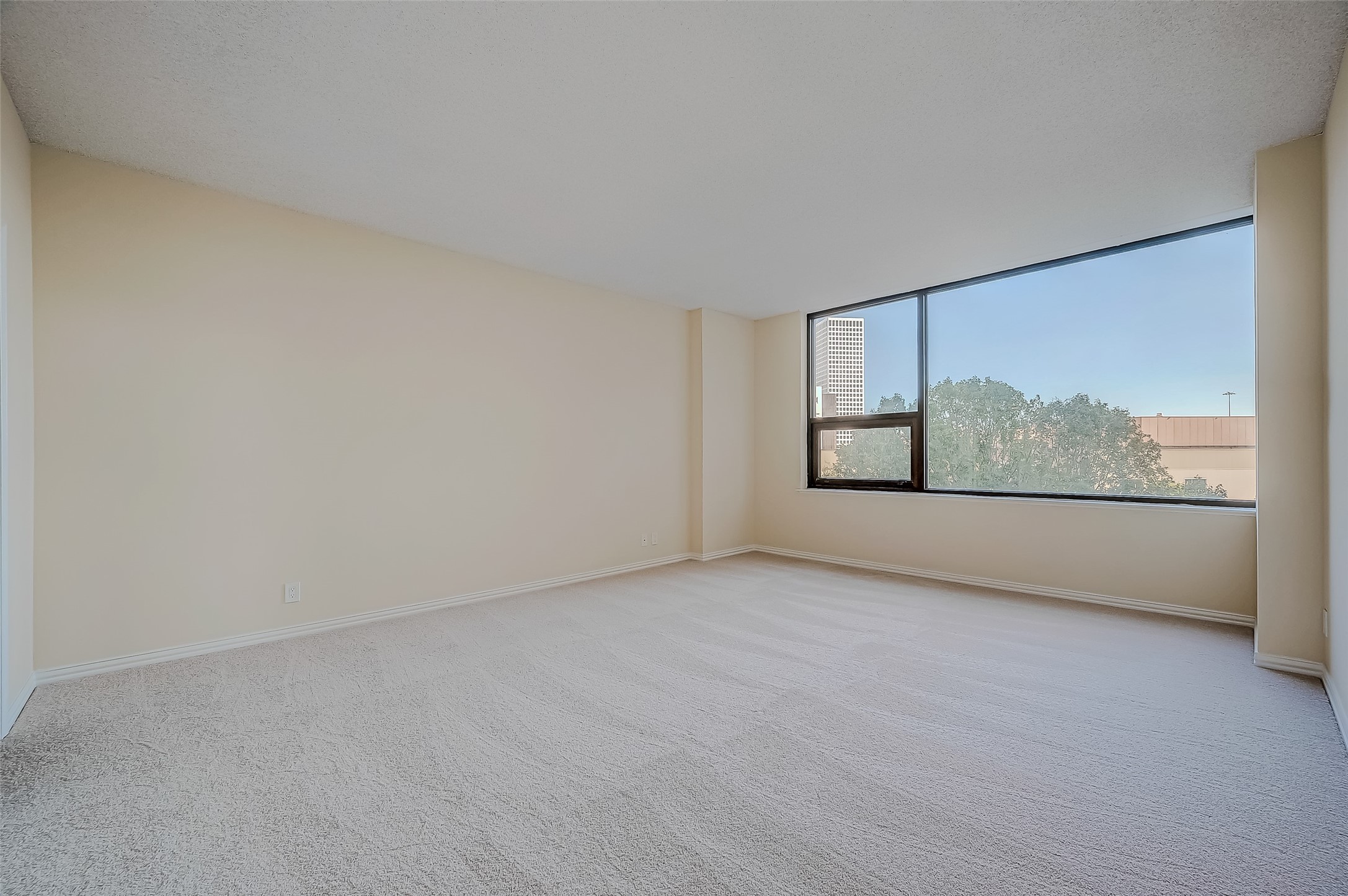14 Greenway Plaza 6p Property Photo 20