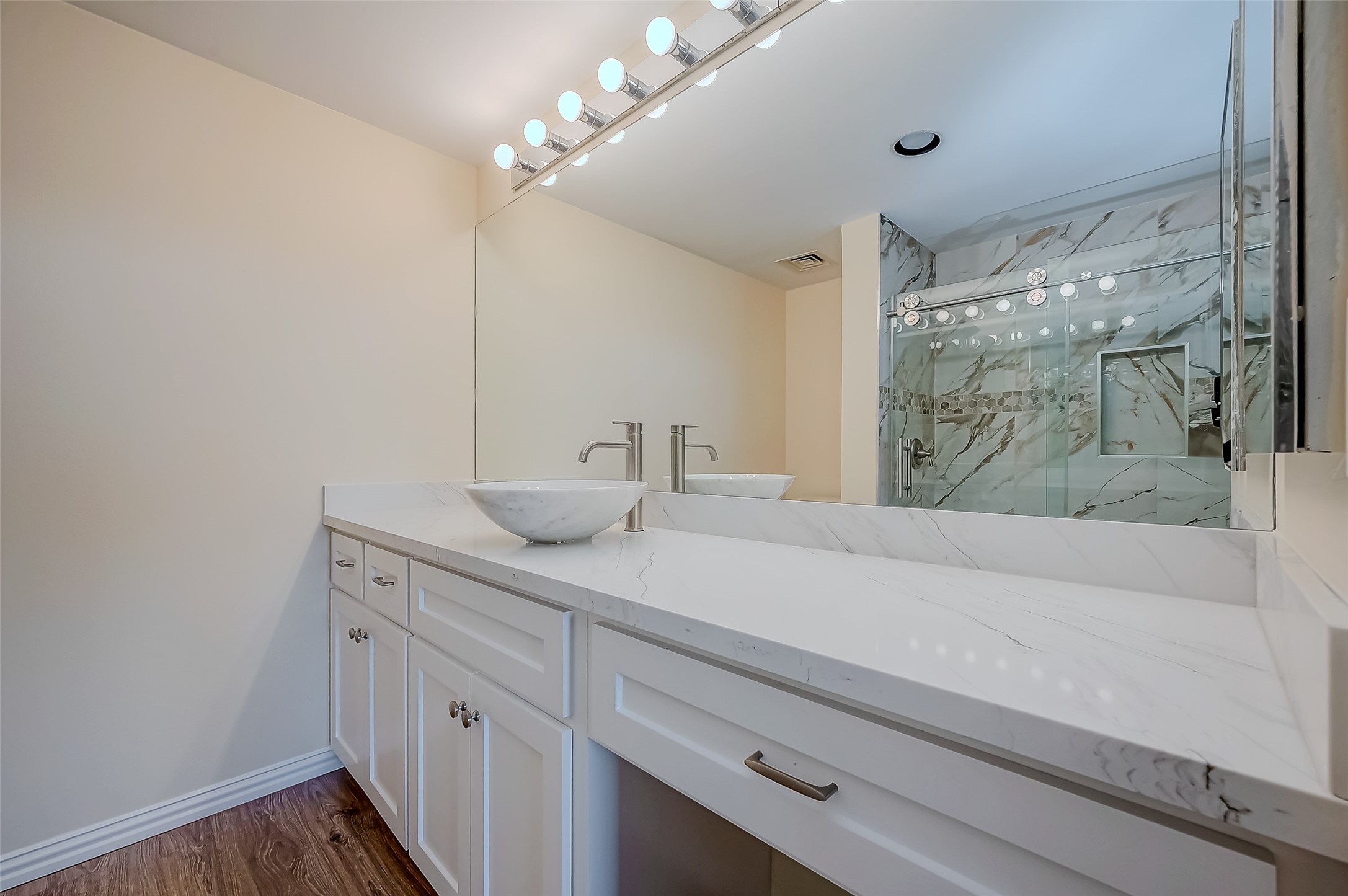 14 Greenway Plaza 6p Property Photo 23