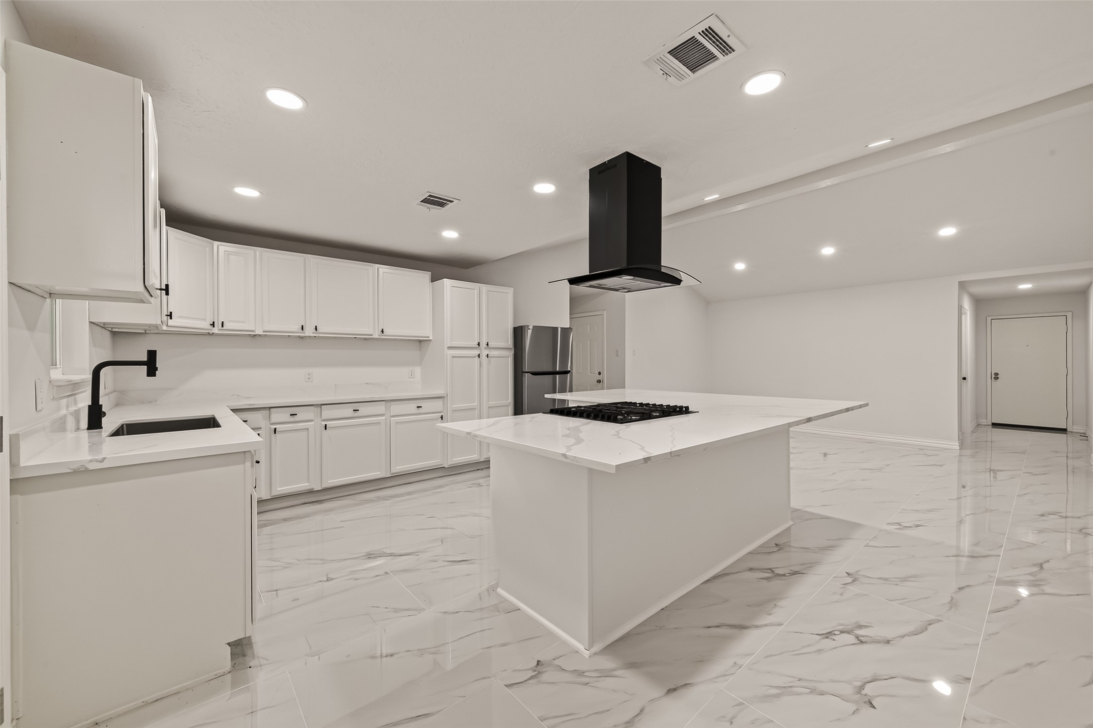 11434 Sharpview Drive Property Photo 13