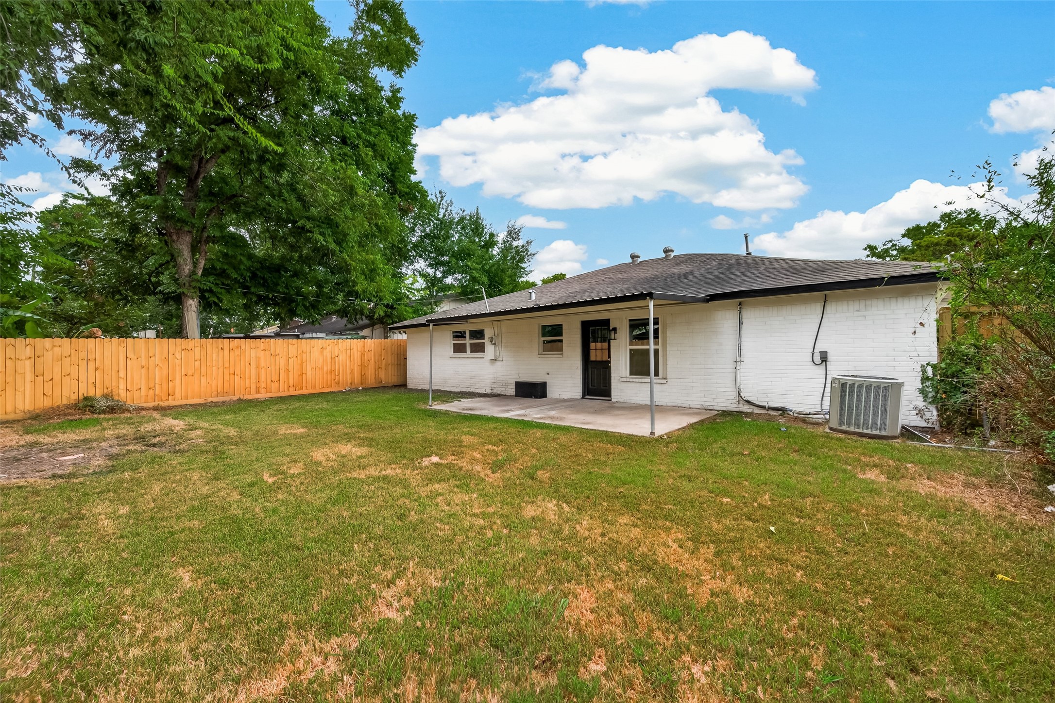 11434 Sharpview Drive Property Photo 25