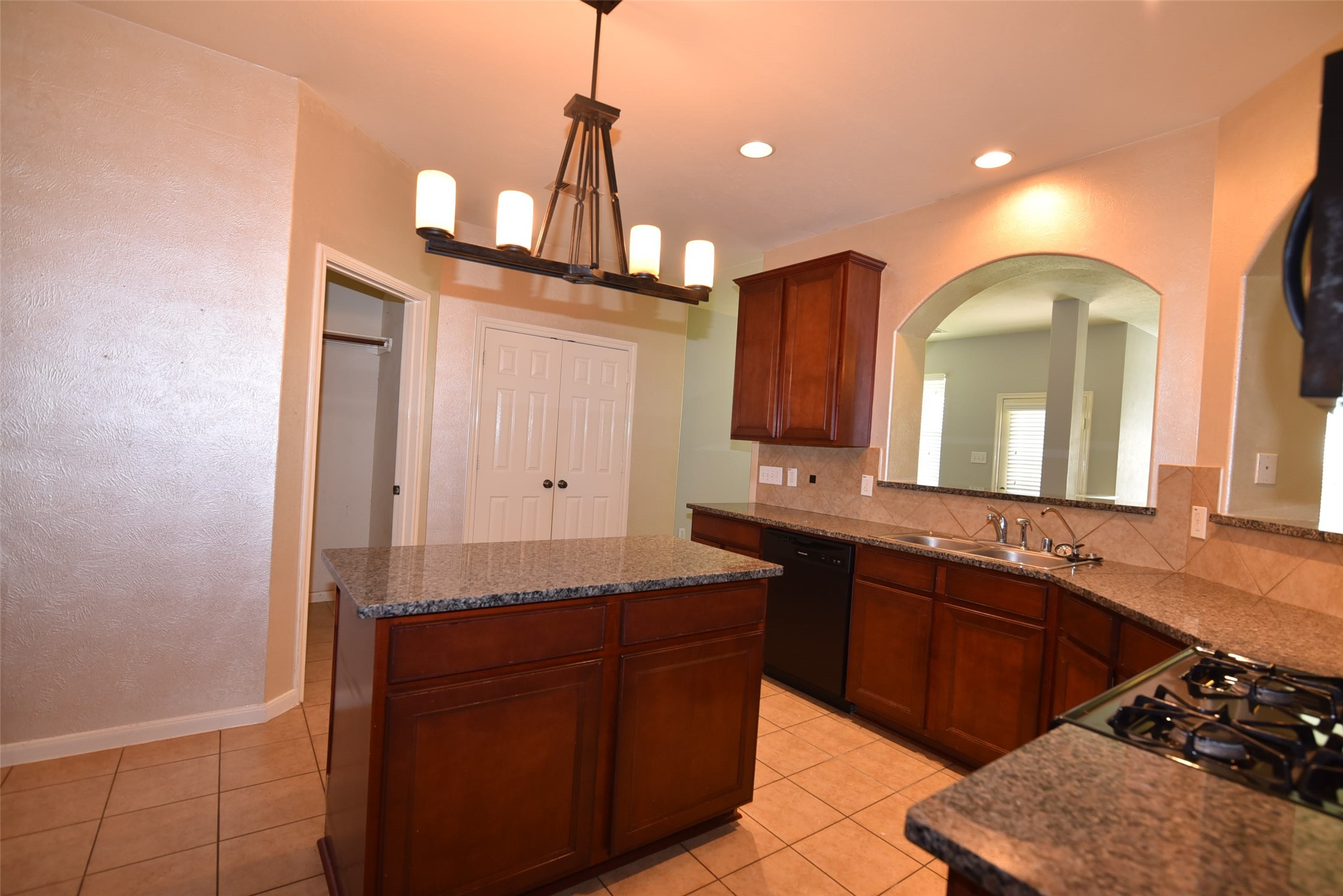 7927 Cardinal Landing Lane Property Photo 6