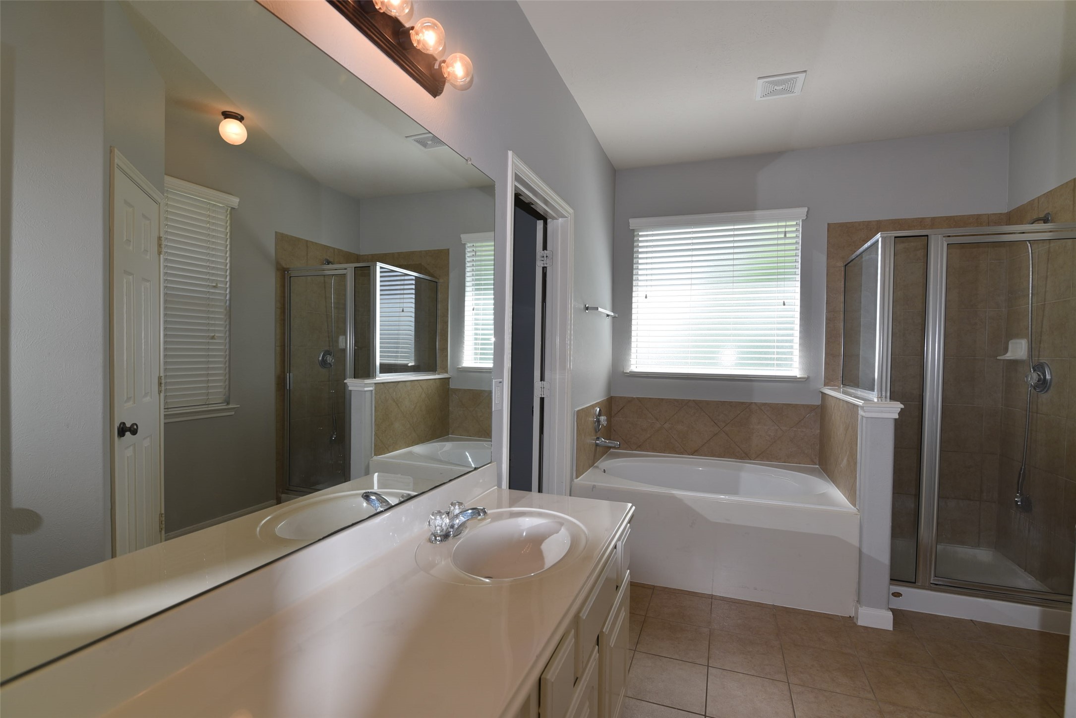 7927 Cardinal Landing Lane Property Photo 18