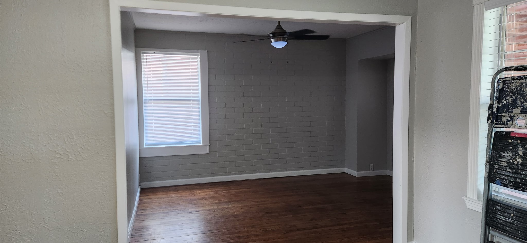 1807 Angeline Street Property Photo 5