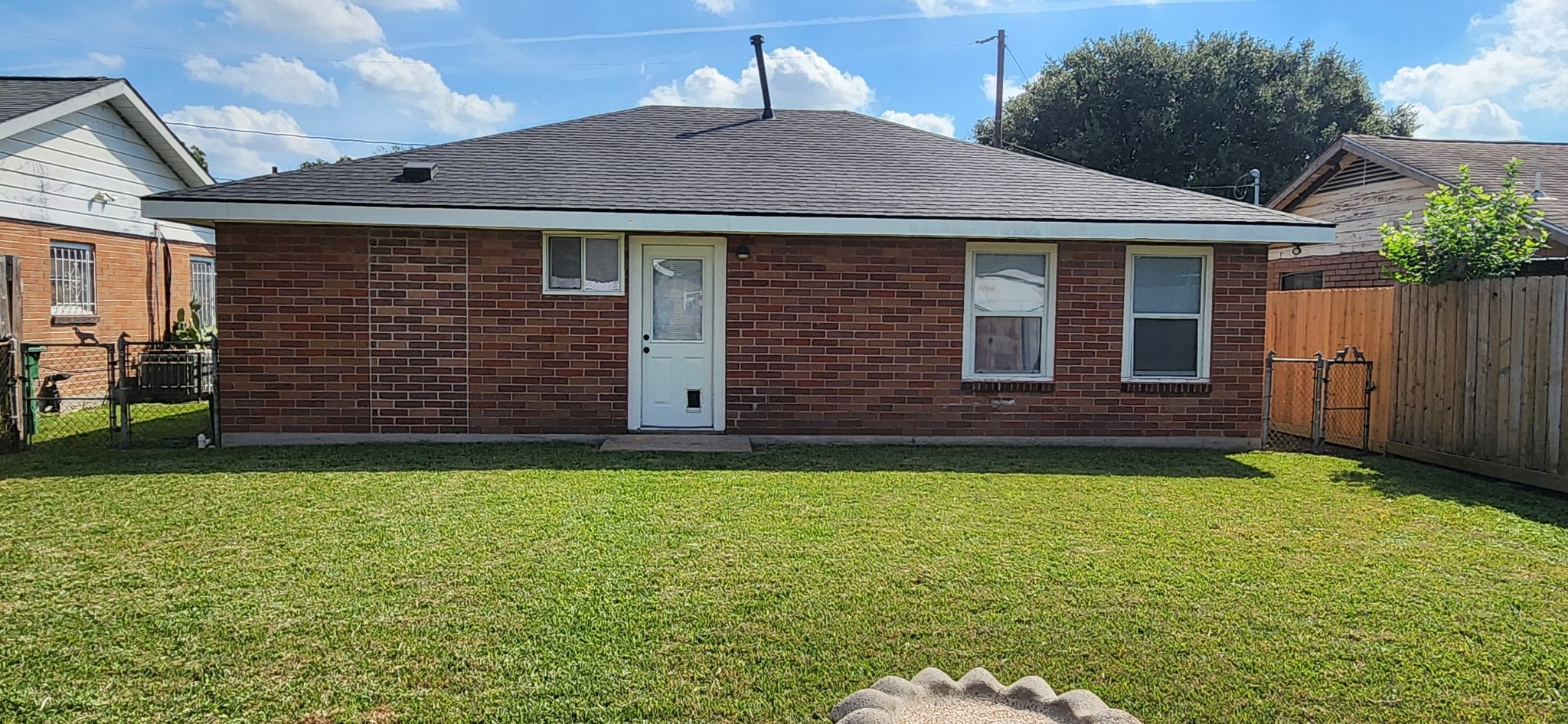 1807 Angeline Street Property Photo 17