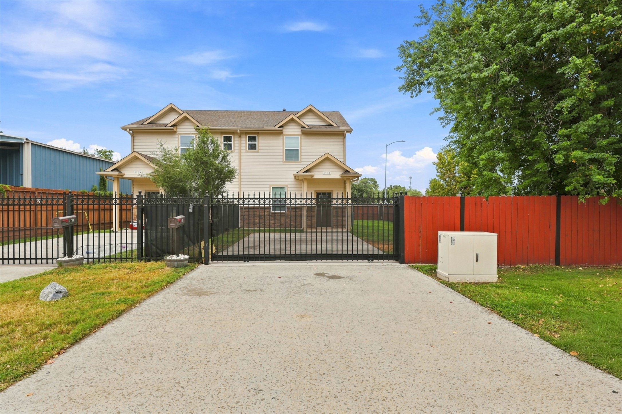 913 Turner Drive B Property Photo 3