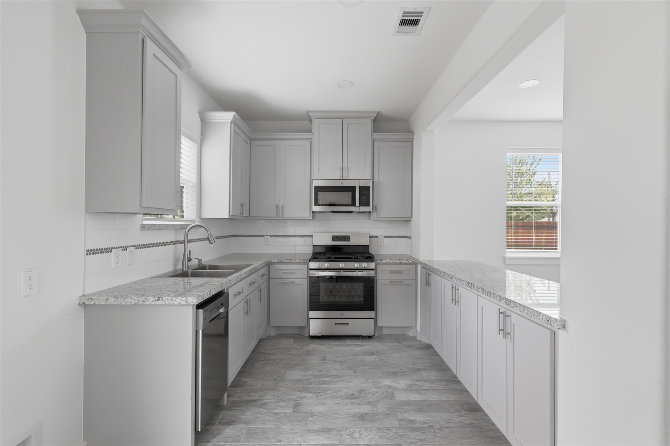 913 Turner Drive B Property Photo 8