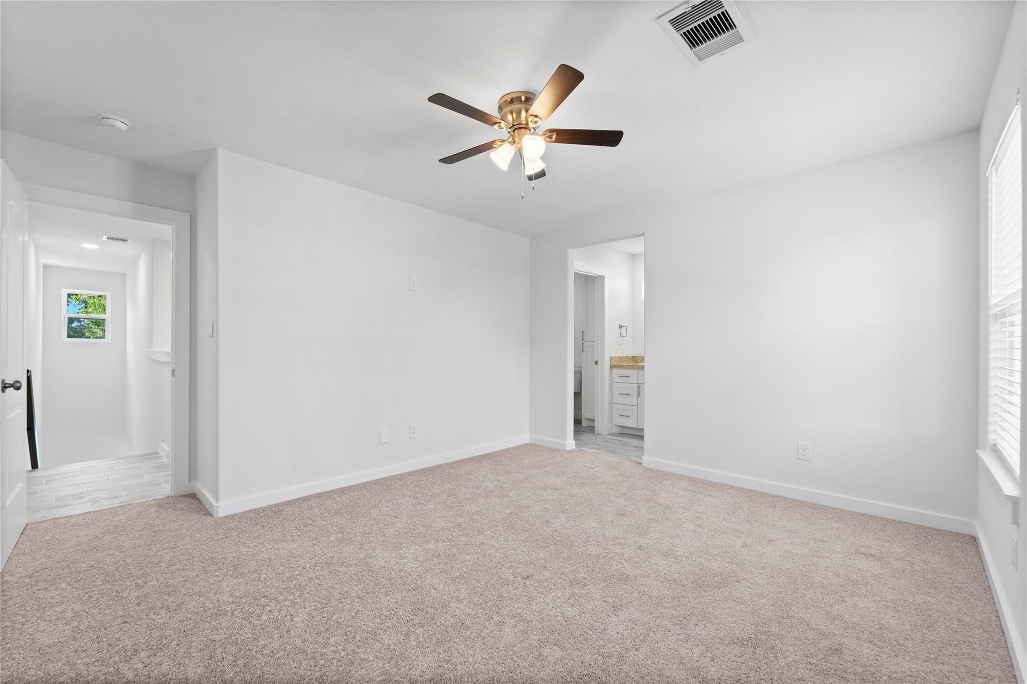 913 Turner Drive B Property Photo 10