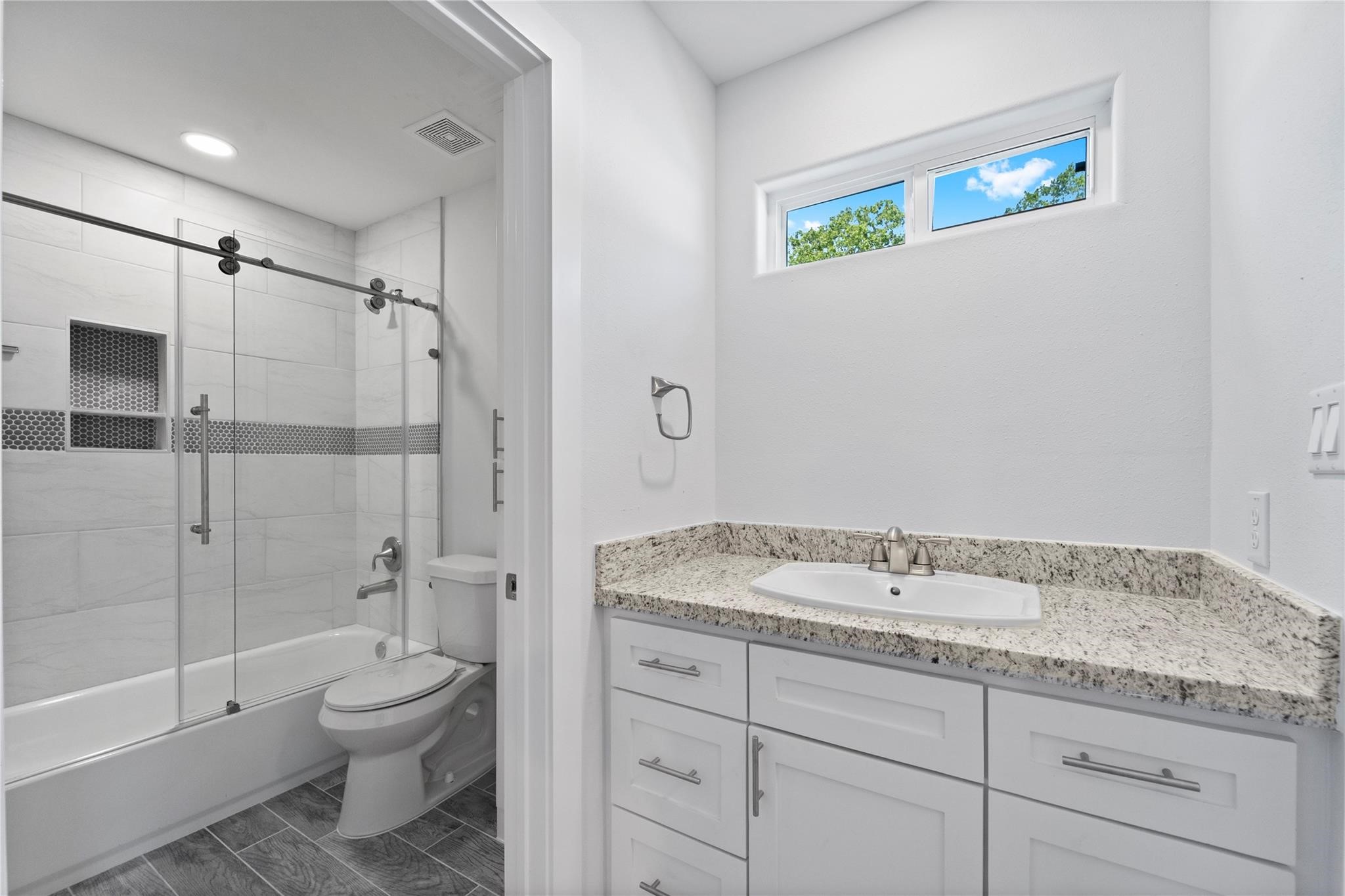 913 Turner Drive B Property Photo 12