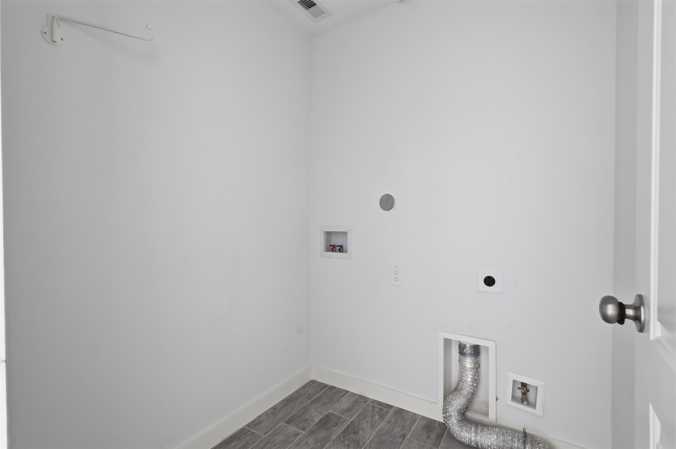 913 Turner Drive B Property Photo 14