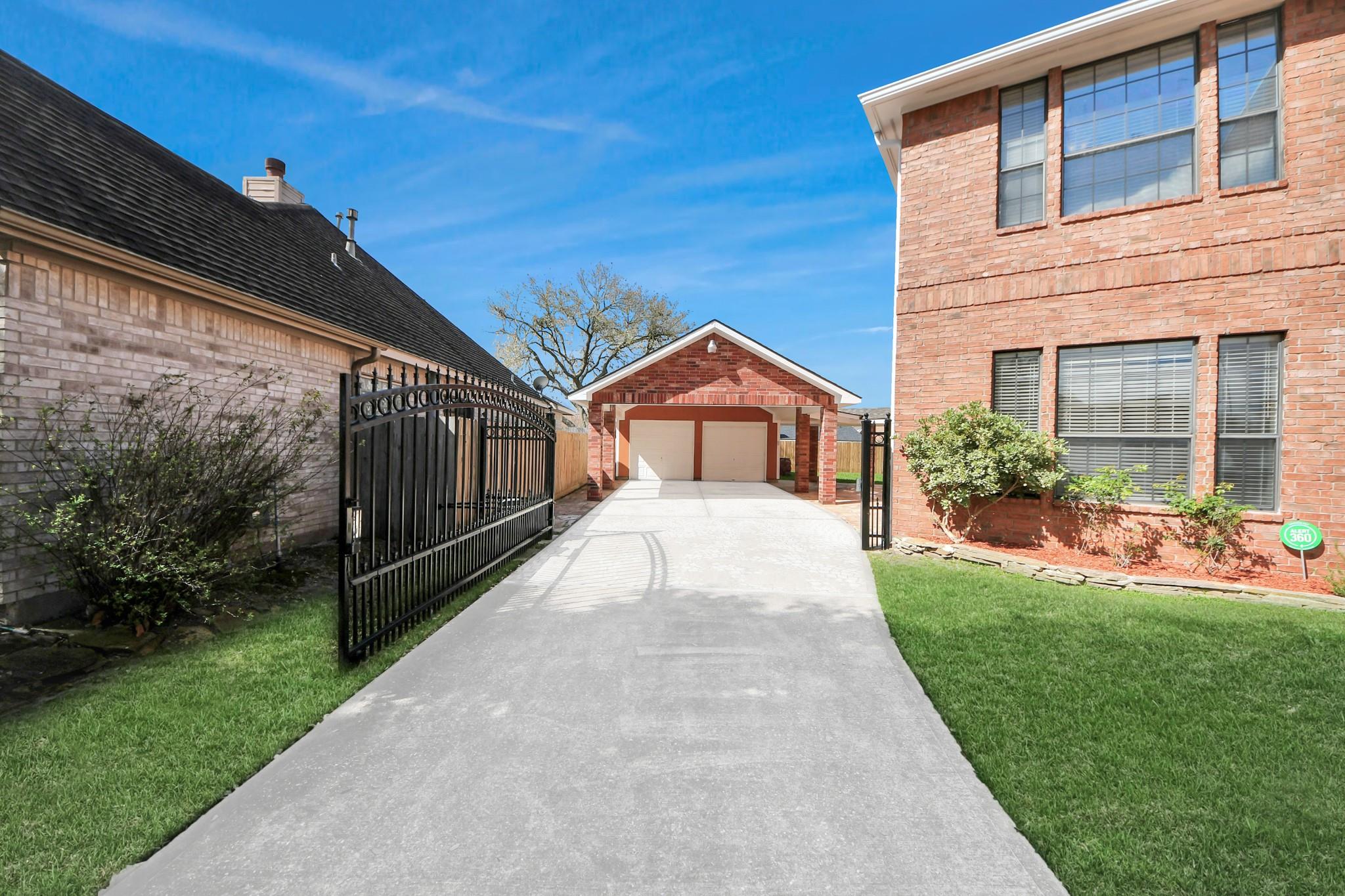 9803 Sage Lee Drive, Houston Tx 77089 Property Photo 2
