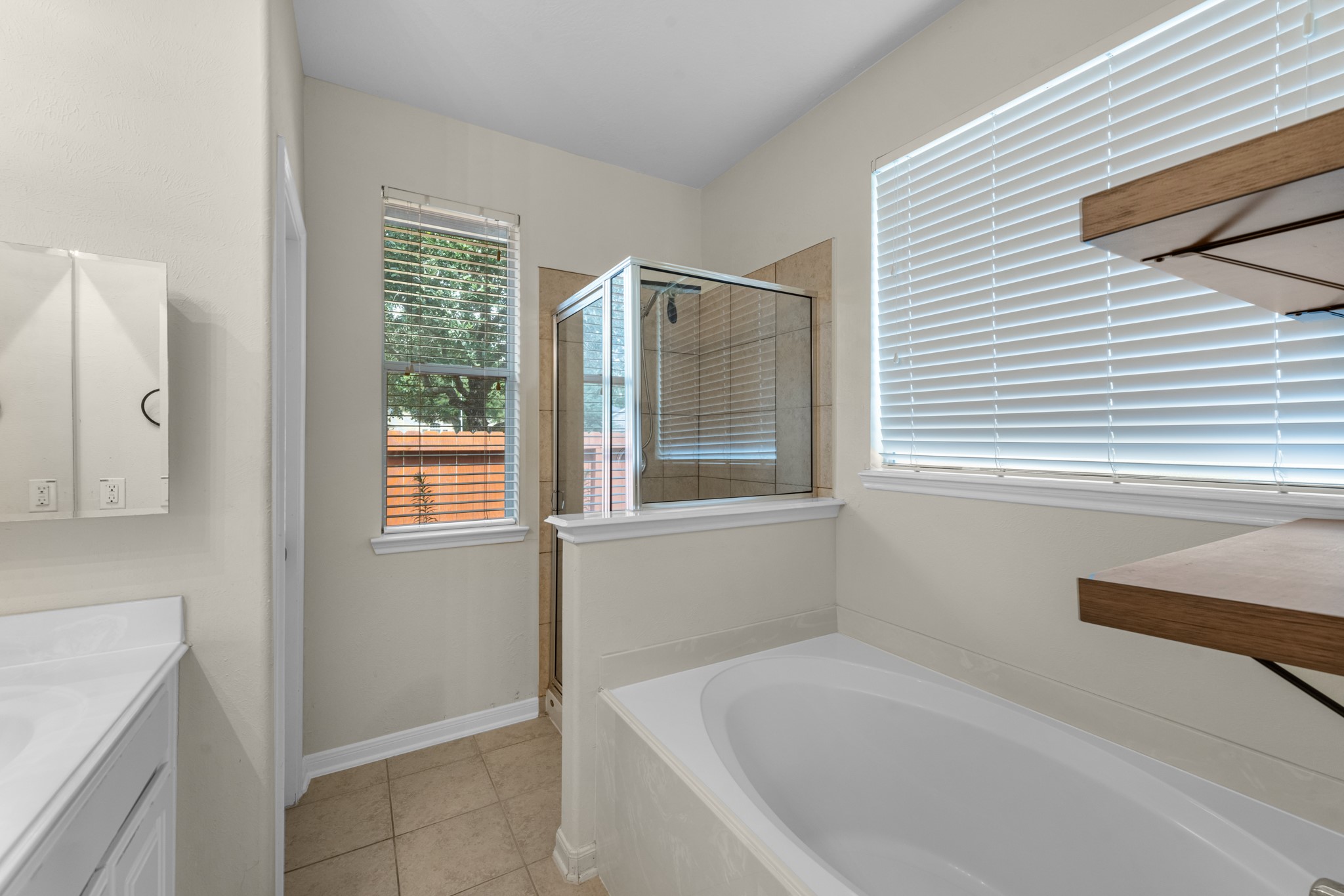 1922 Vale Haven Drive Property Photo 9