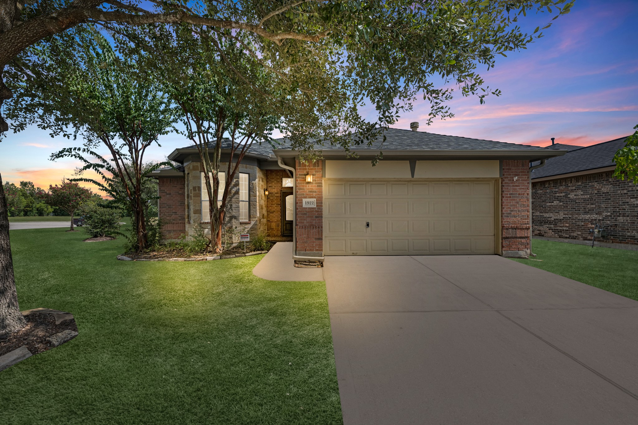 1922 Vale Haven Drive Property Photo 27
