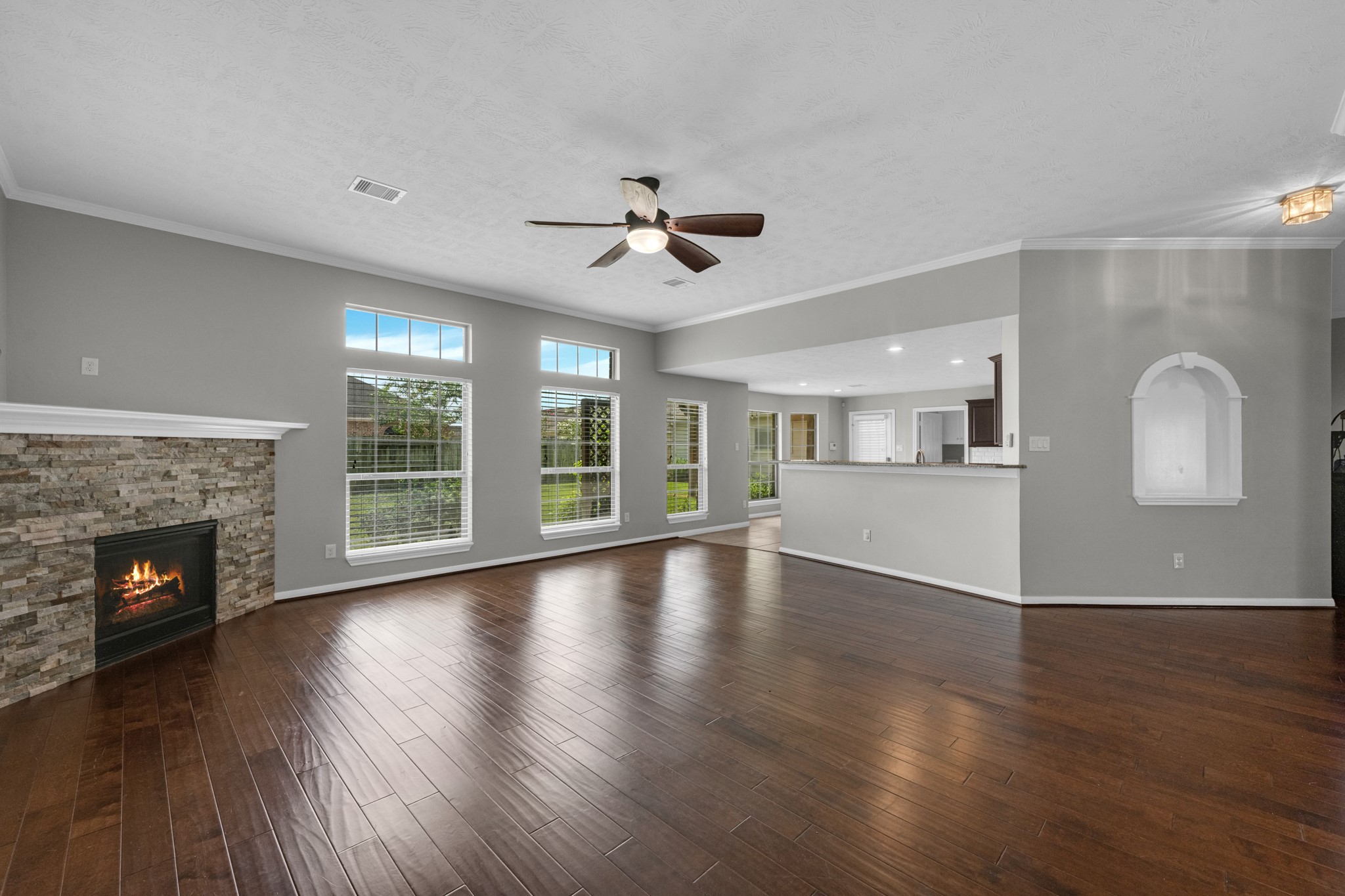 6606 Granbury Road Property Photo 13