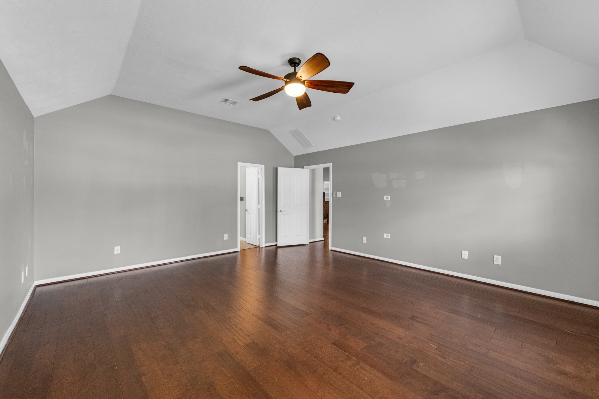6606 Granbury Road Property Photo 22