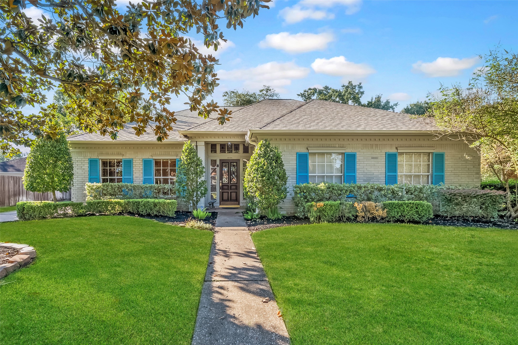 15914 Meadowside Drive Property Photo 1