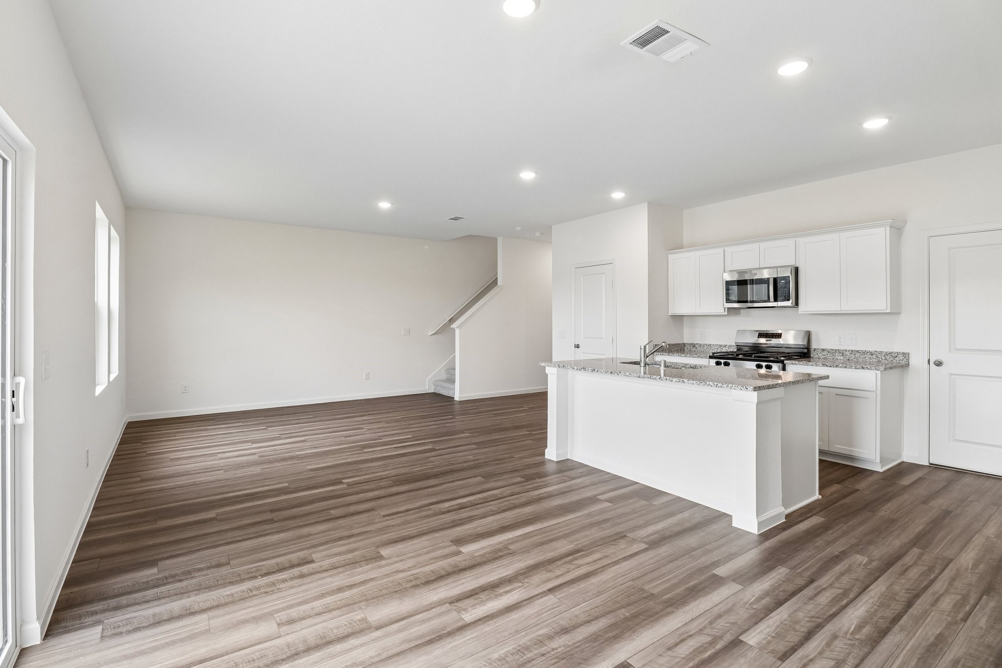 15903 Manor Cove Lane Property Photo 5