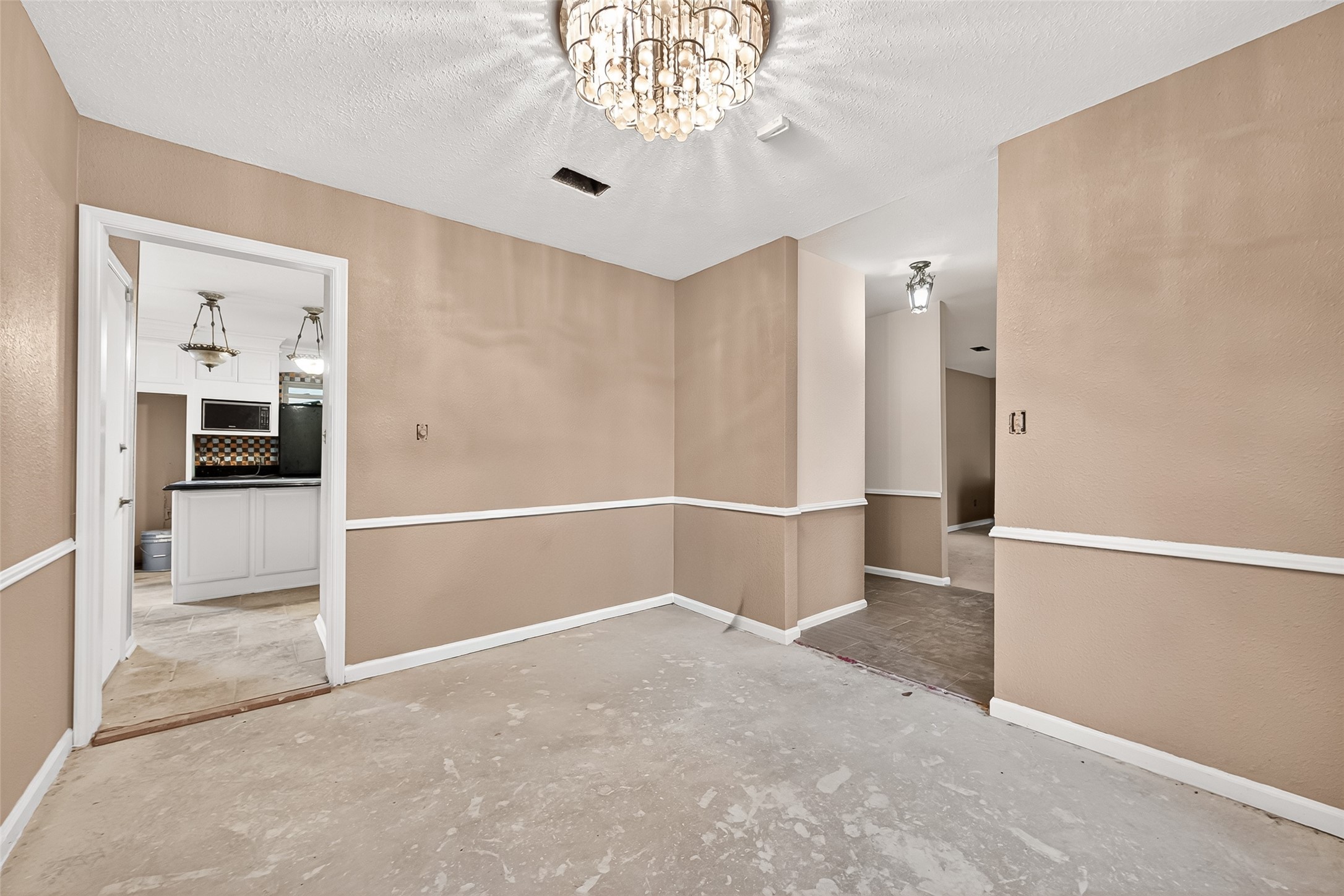 1 Shantilly Lane Property Photo 6