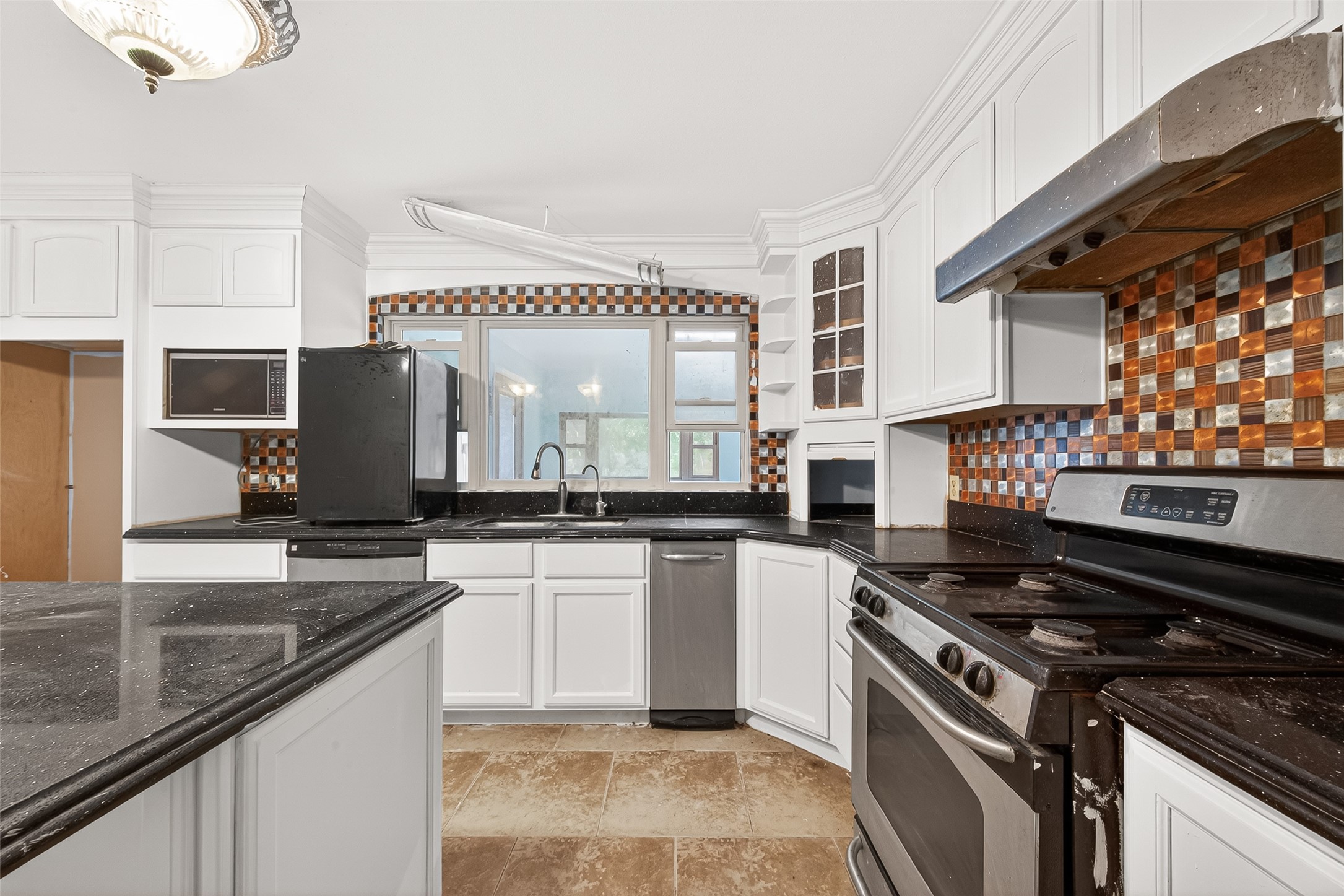 1 Shantilly Lane Property Photo 11