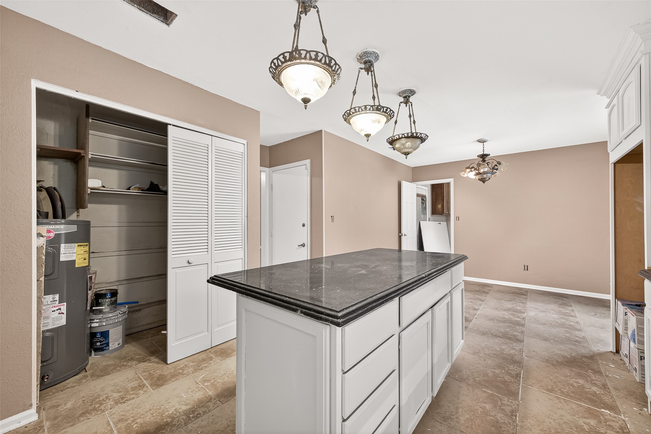 1 Shantilly Lane Property Photo 13