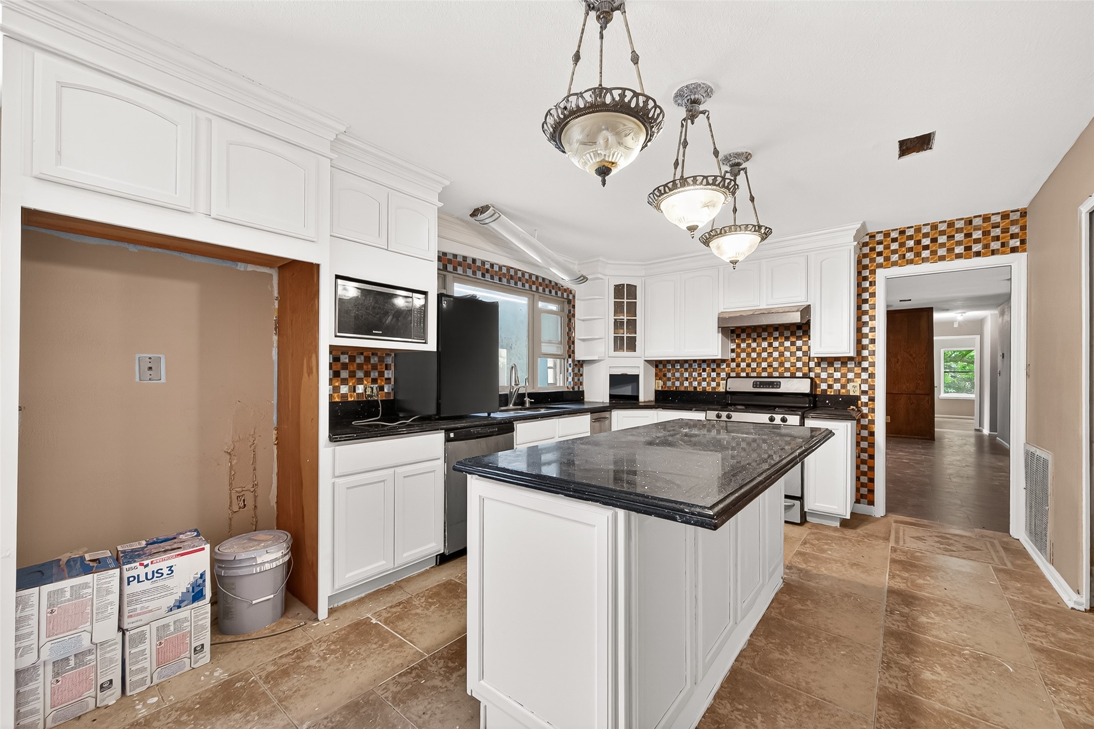 1 Shantilly Lane Property Photo 14