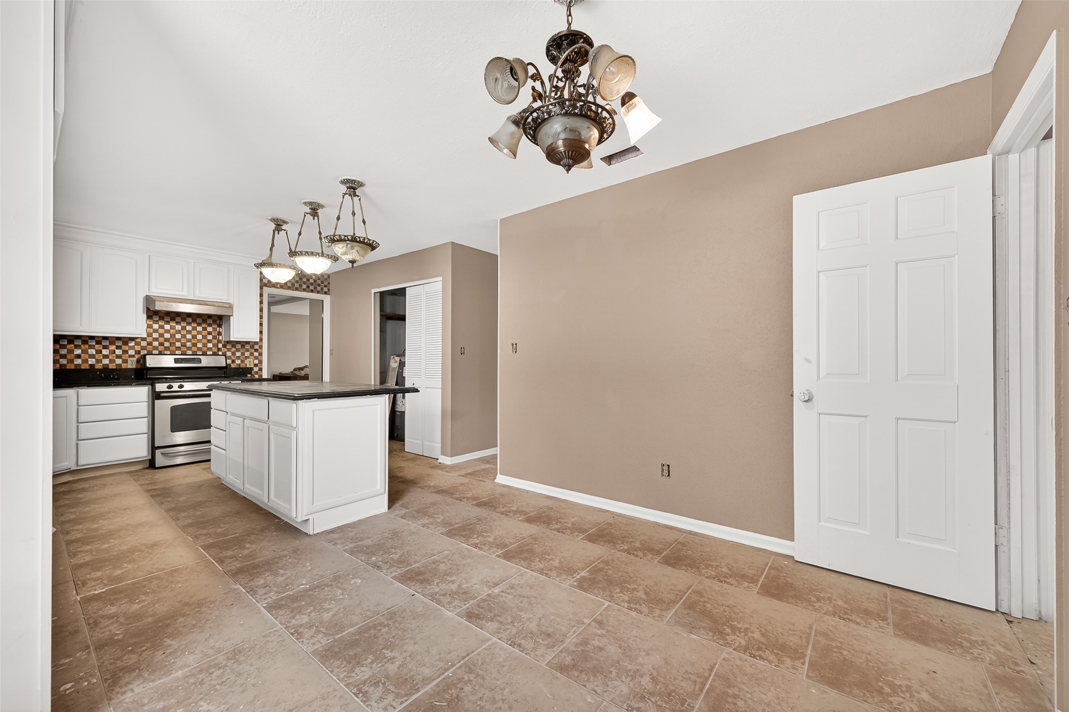 1 Shantilly Lane Property Photo 16