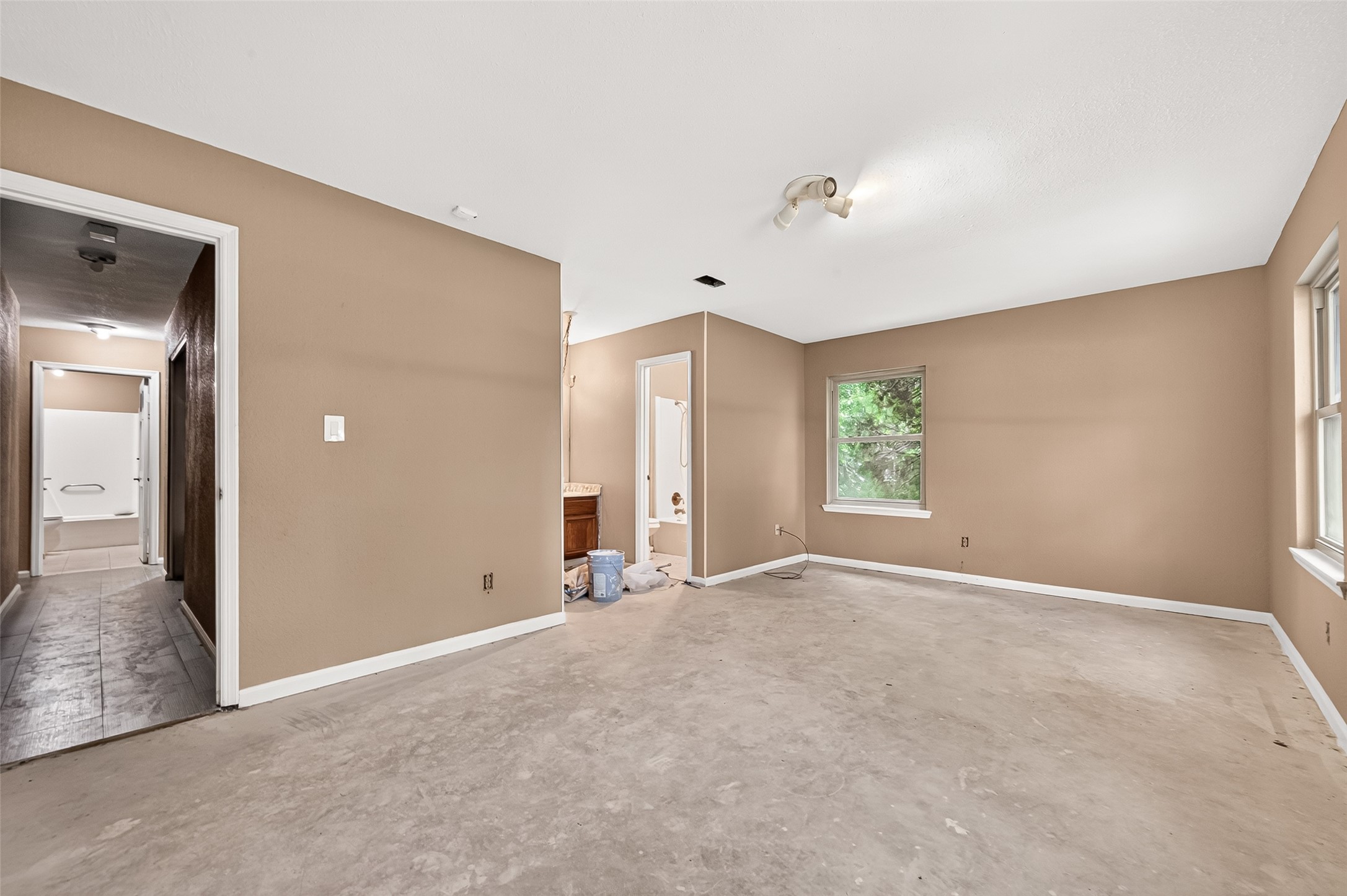 1 Shantilly Lane Property Photo 21