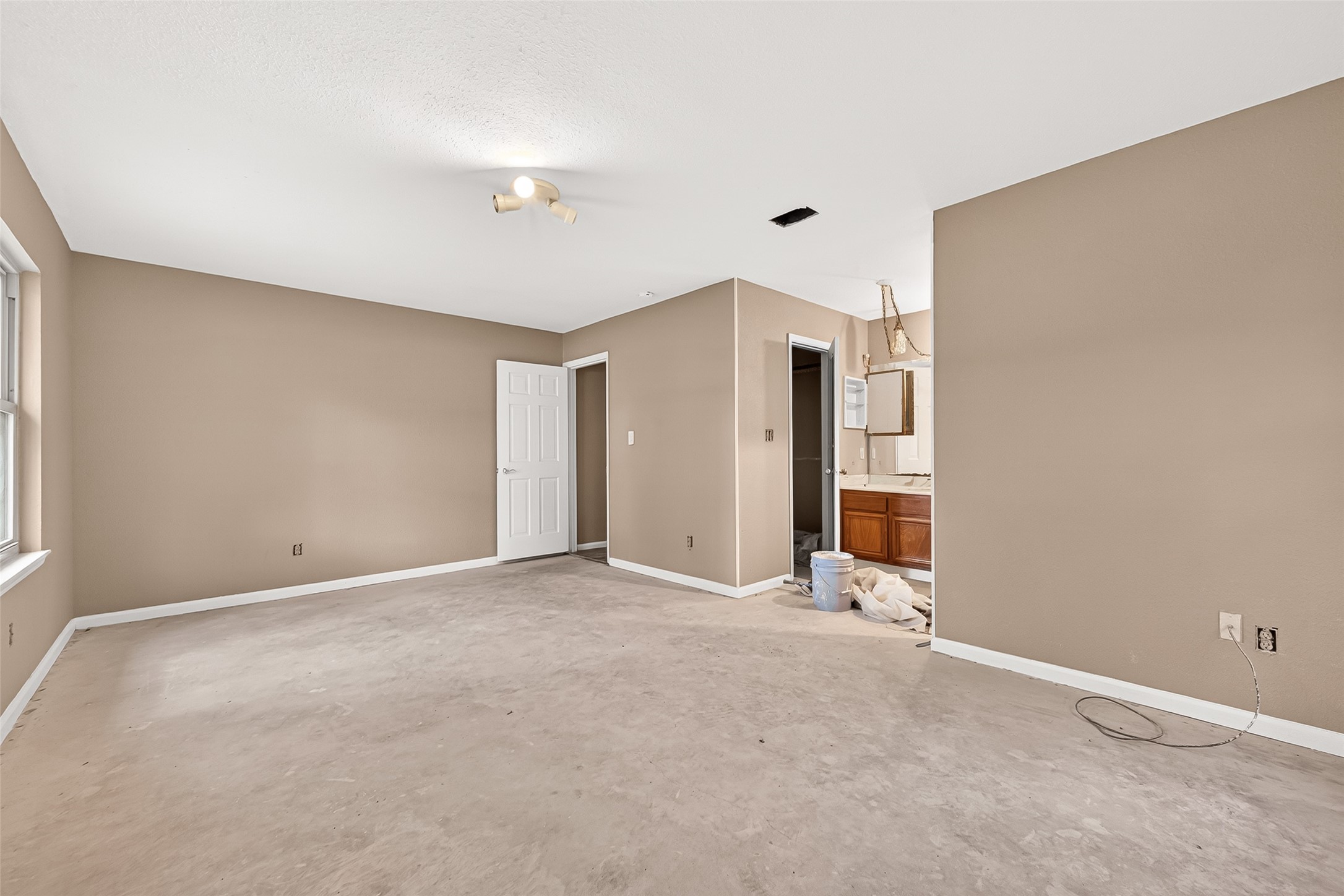 1 Shantilly Lane Property Photo 22