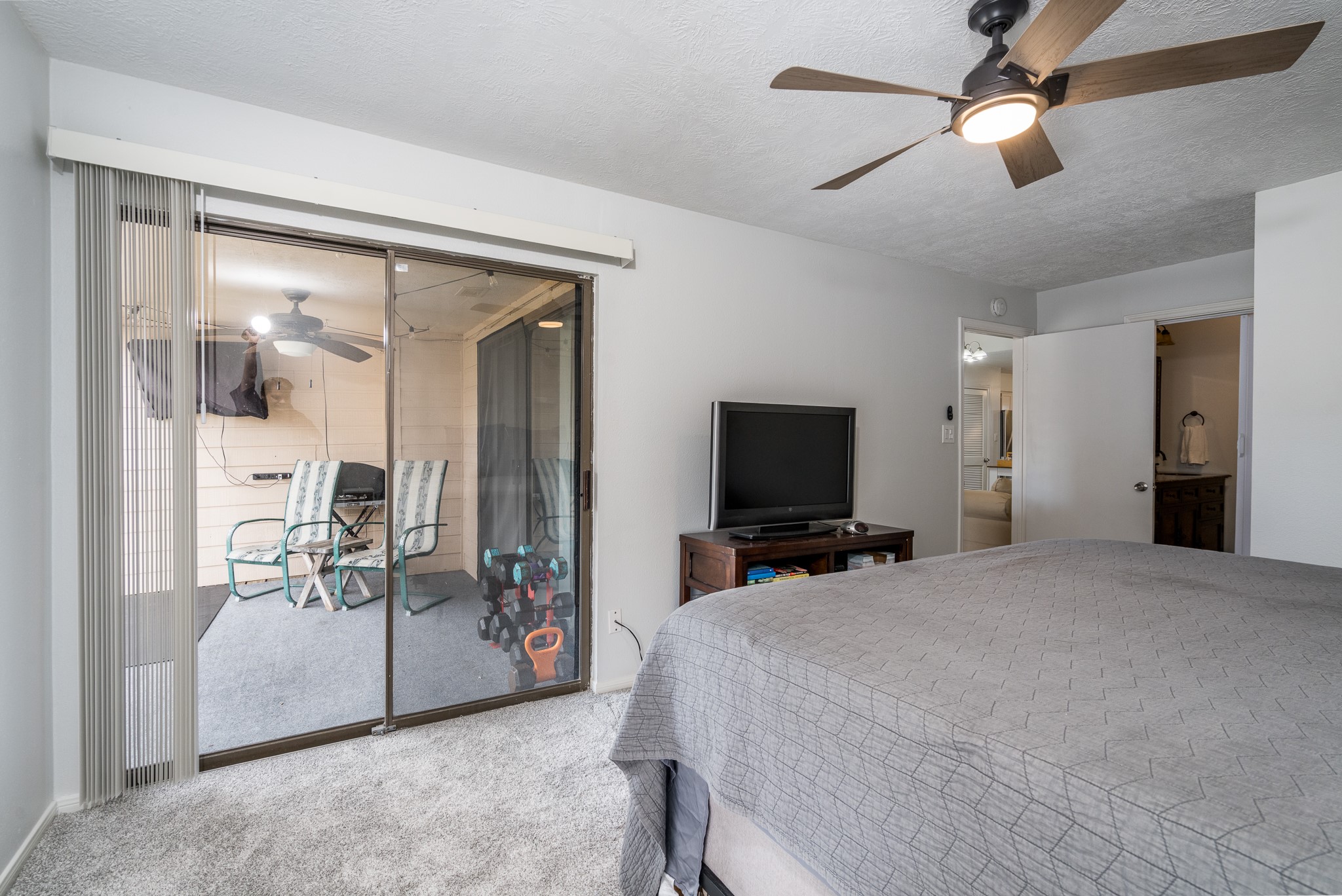 203 Lakeview Terrace B Property Photo 7