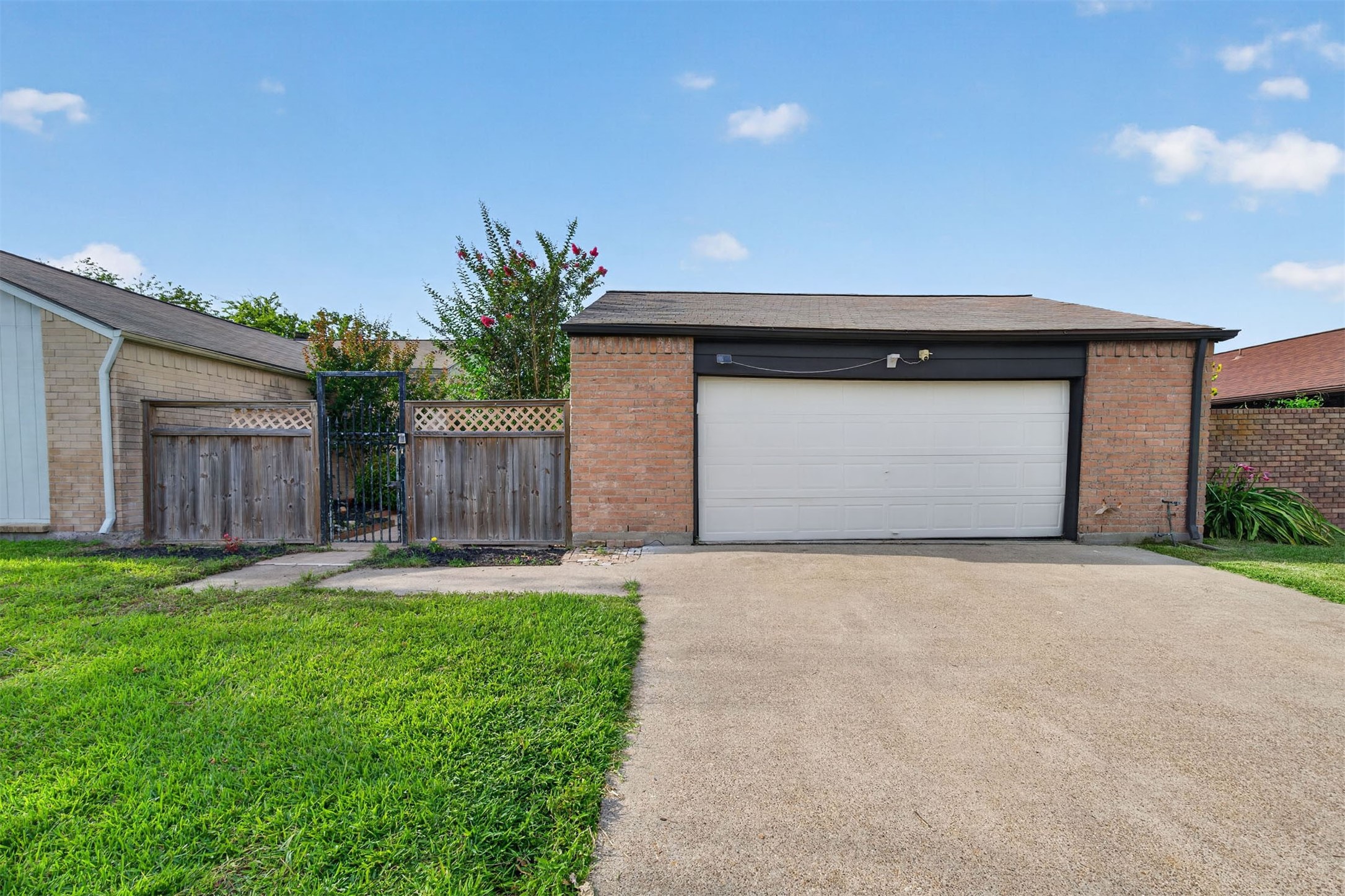 6 Quailwood Drive Property Photo 2