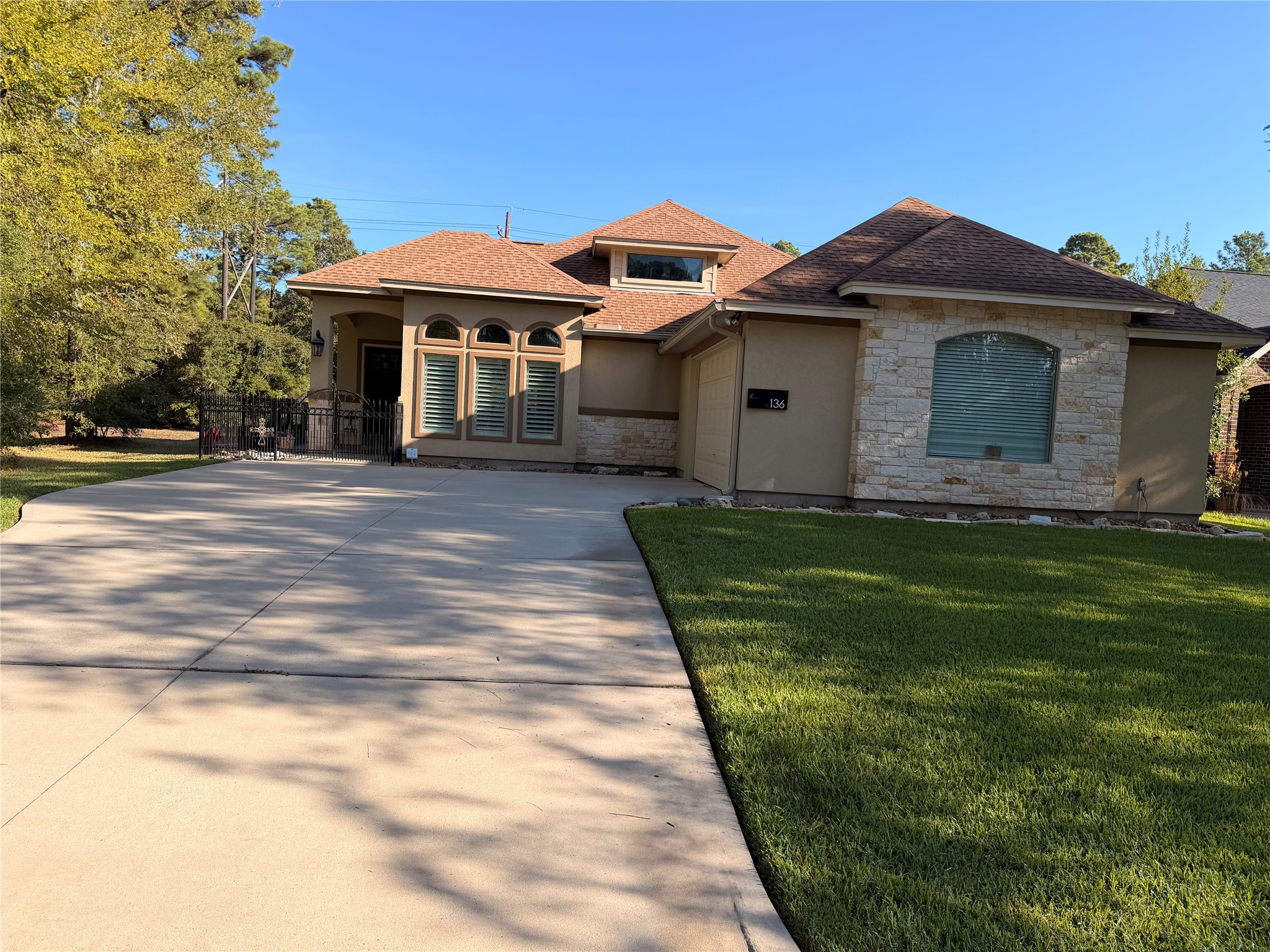 136 Wick Willow Road Property Photo 1