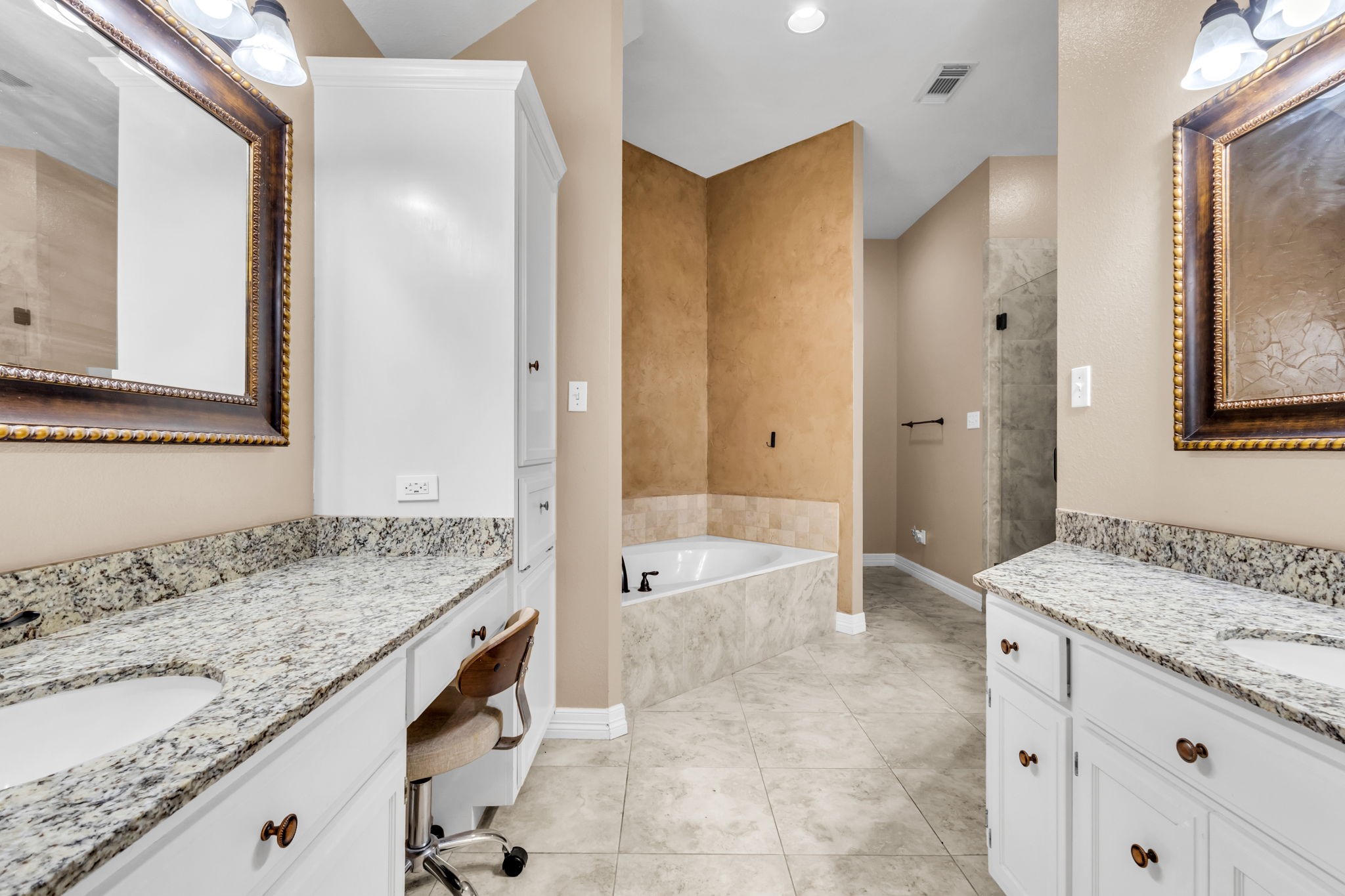 1100 Dawnwood Property Photo 23
