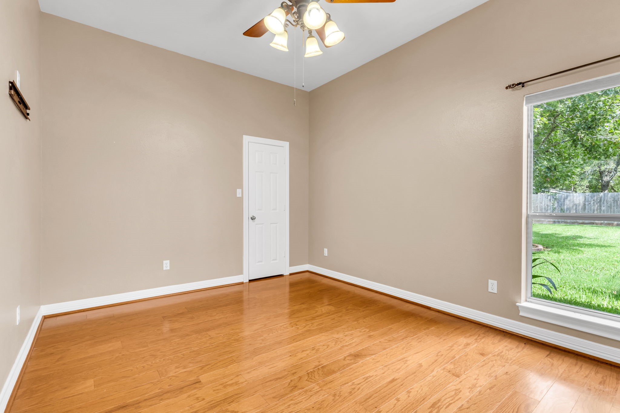 1100 Dawnwood Property Photo 24
