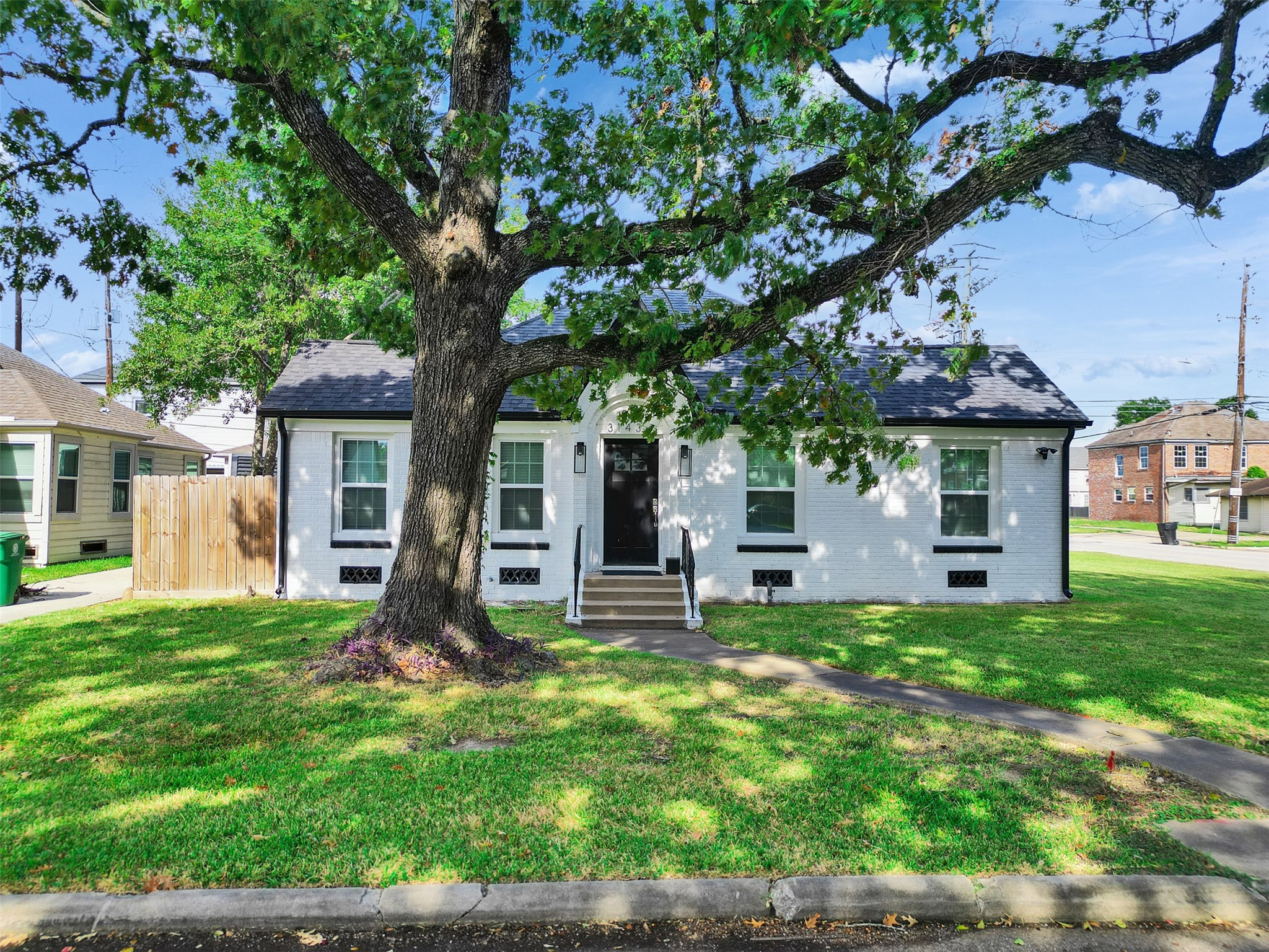 3143 Oakdale Street Property Photo 1