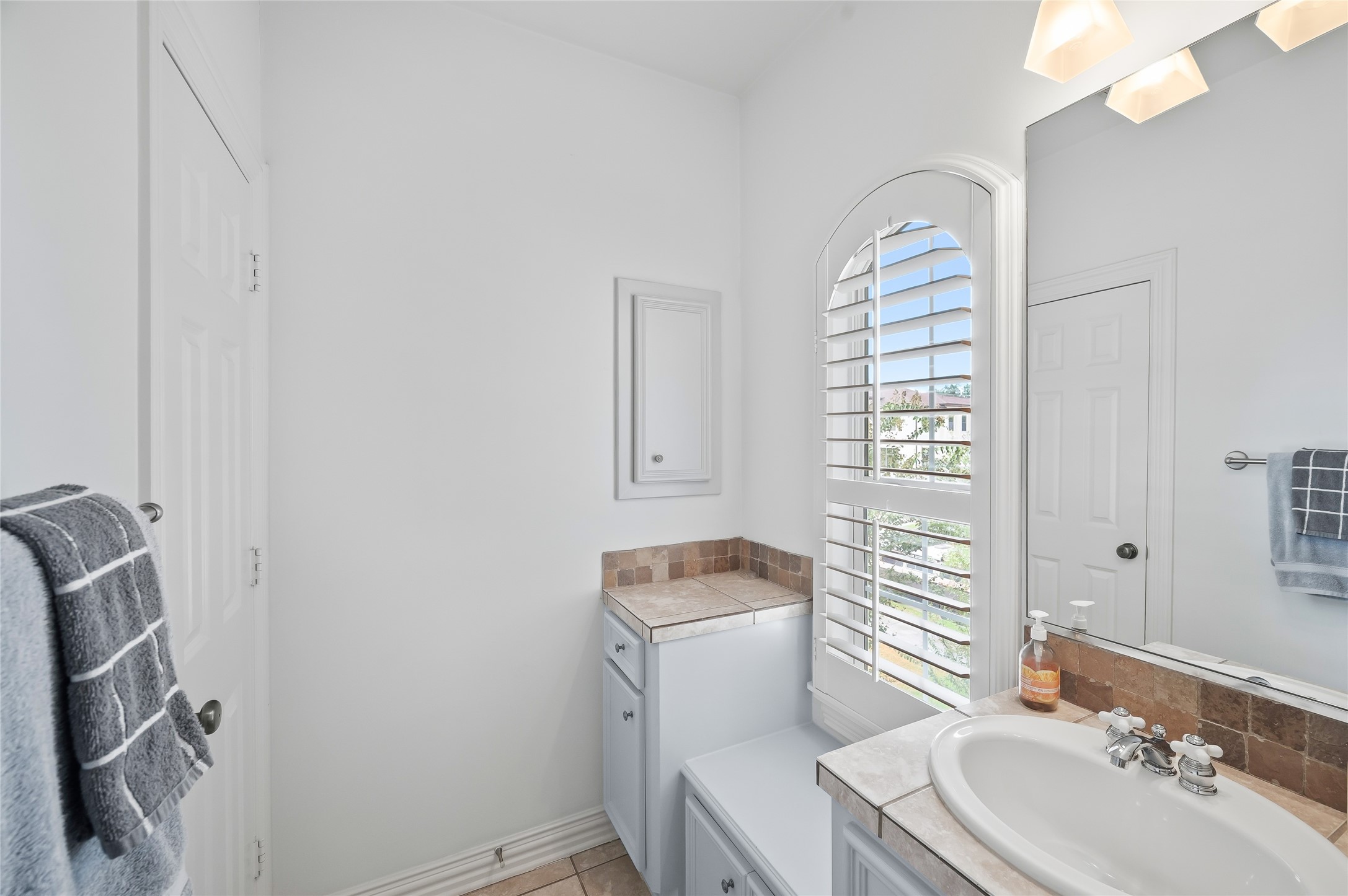 4021 Glenshire Street Property Photo 27