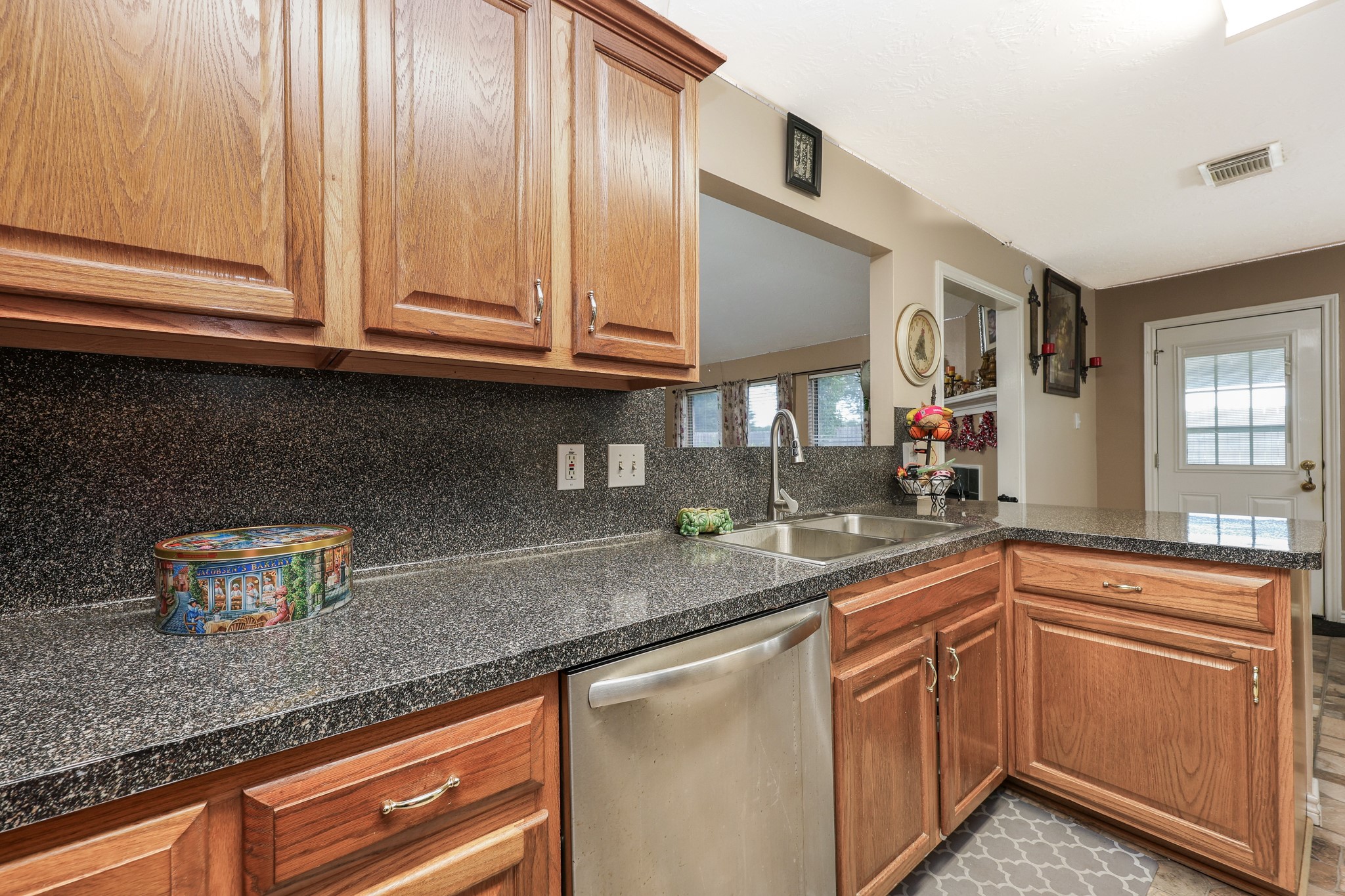 5233 Ridgecrest Drive Property Photo 10