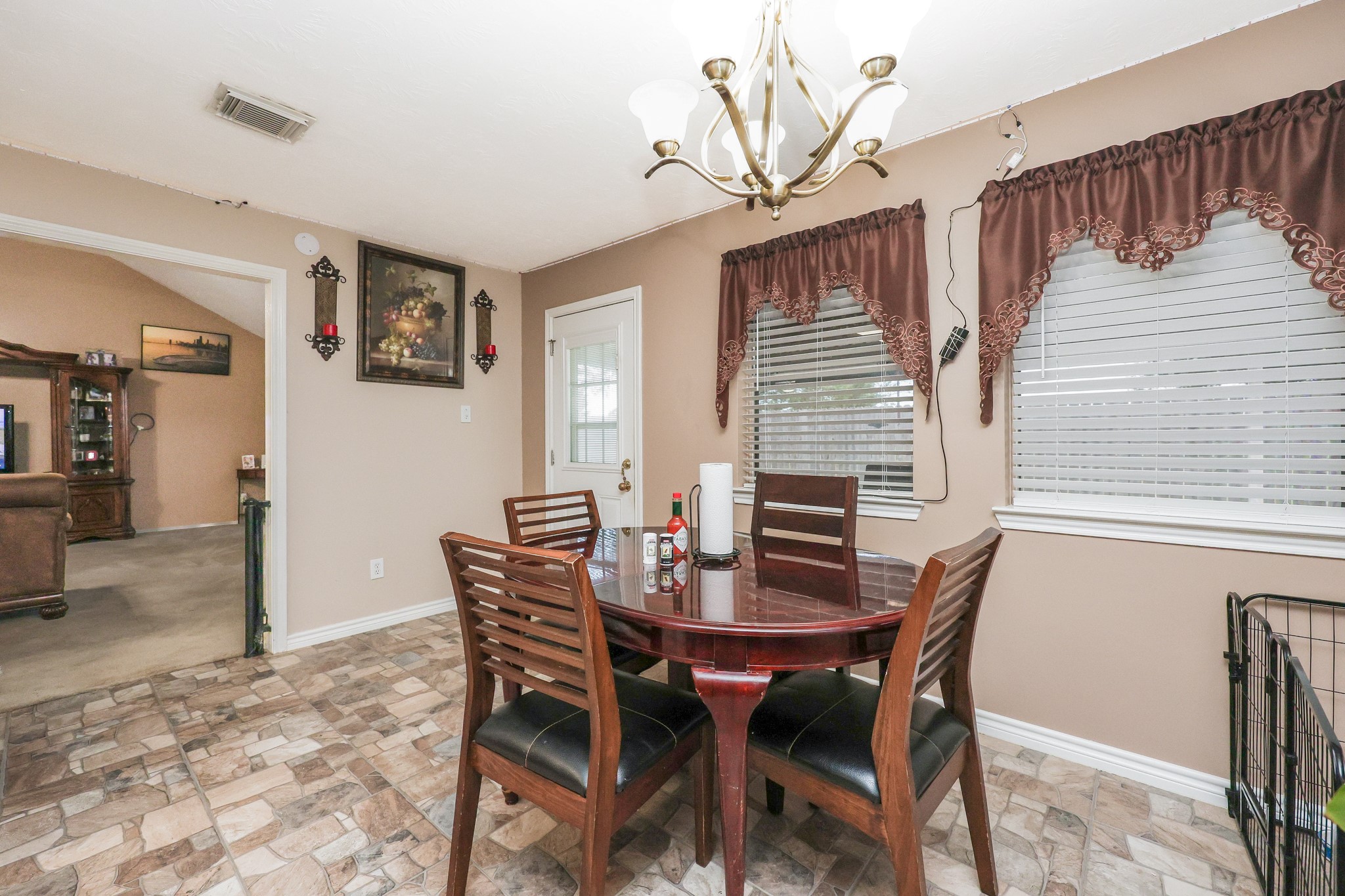 5233 Ridgecrest Drive Property Photo 13