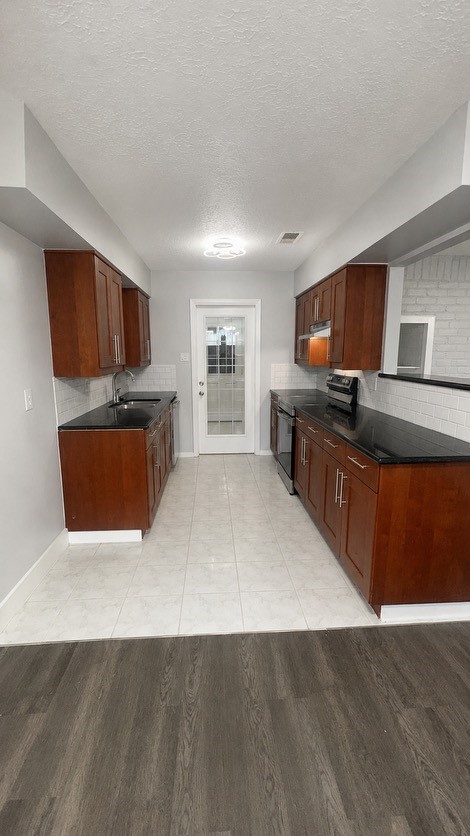 4522 Rosegate Drive Property Photo 7