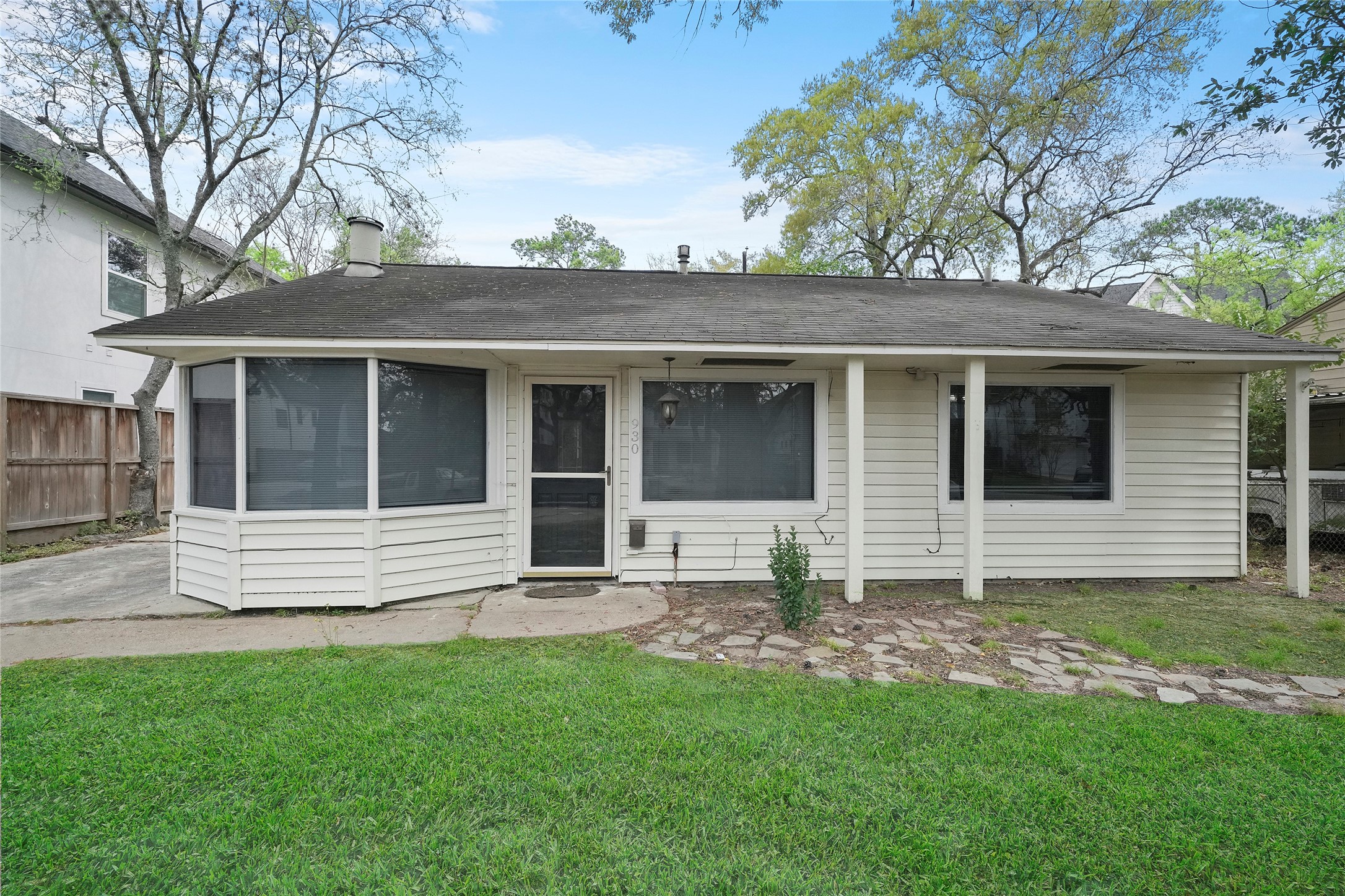 930 42nd Street Property Photo 2